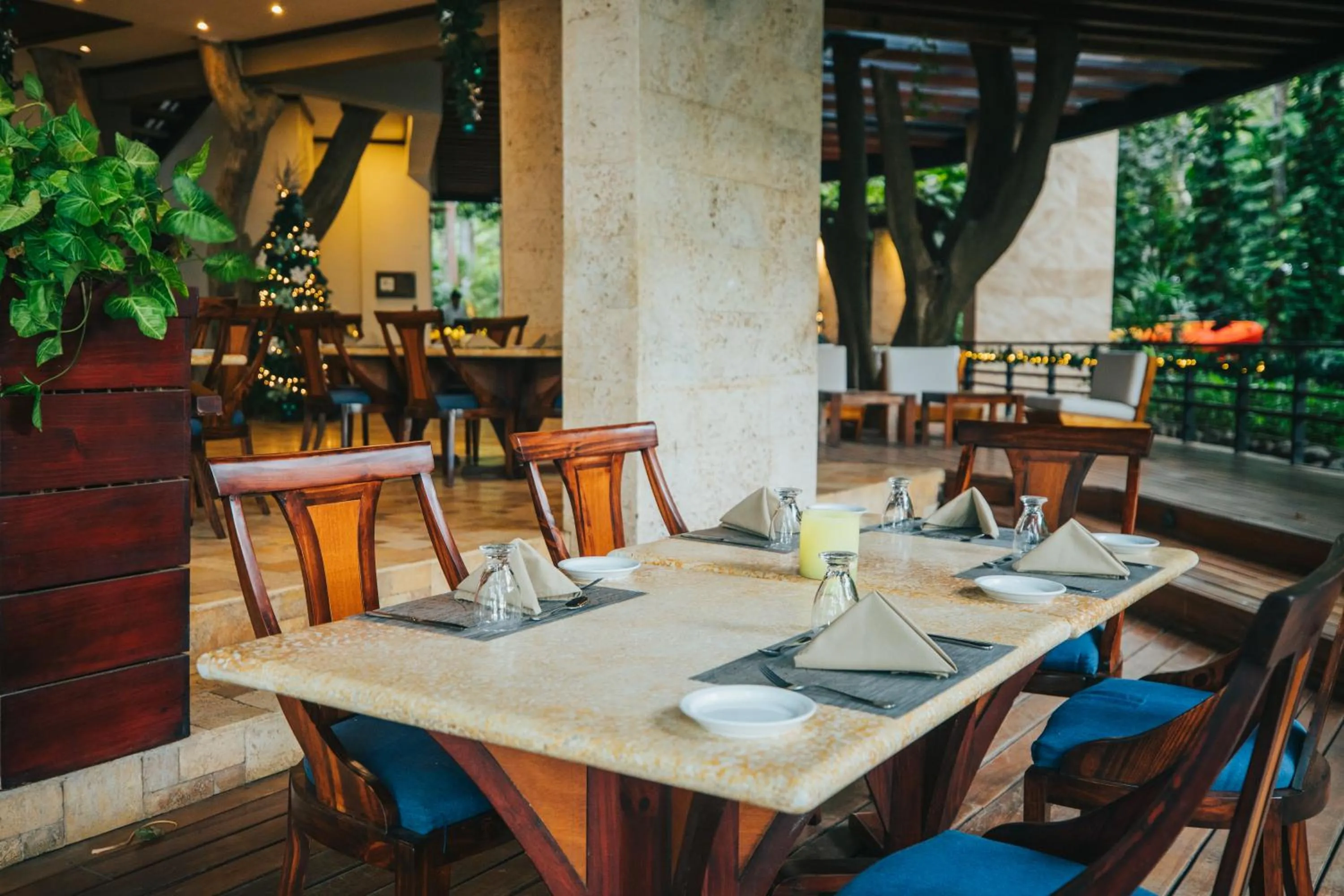 Restaurant/places to eat in Hotel Bosque del Mar Playa Hermosa
