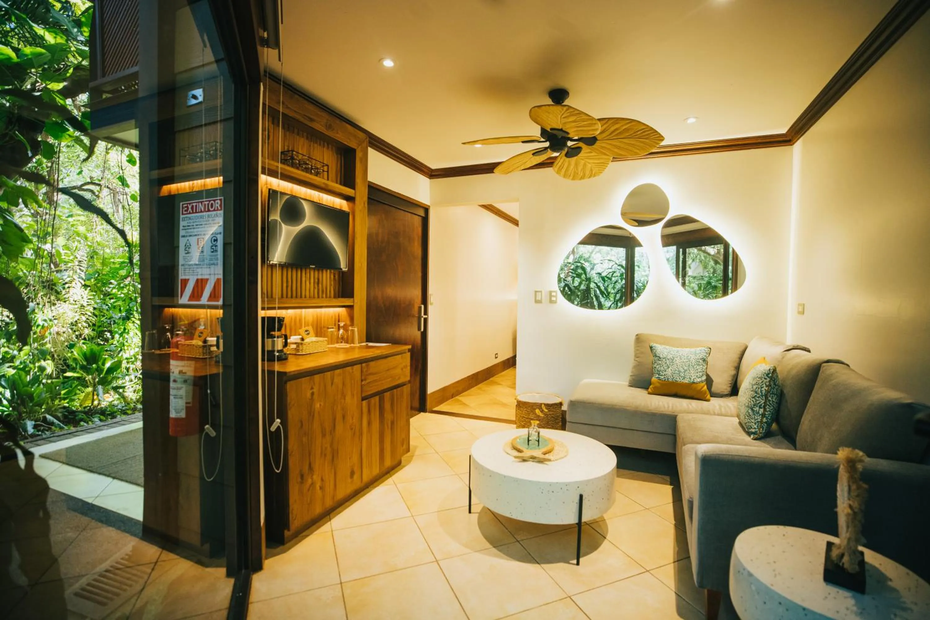 Living room in Hotel Bosque del Mar Playa Hermosa