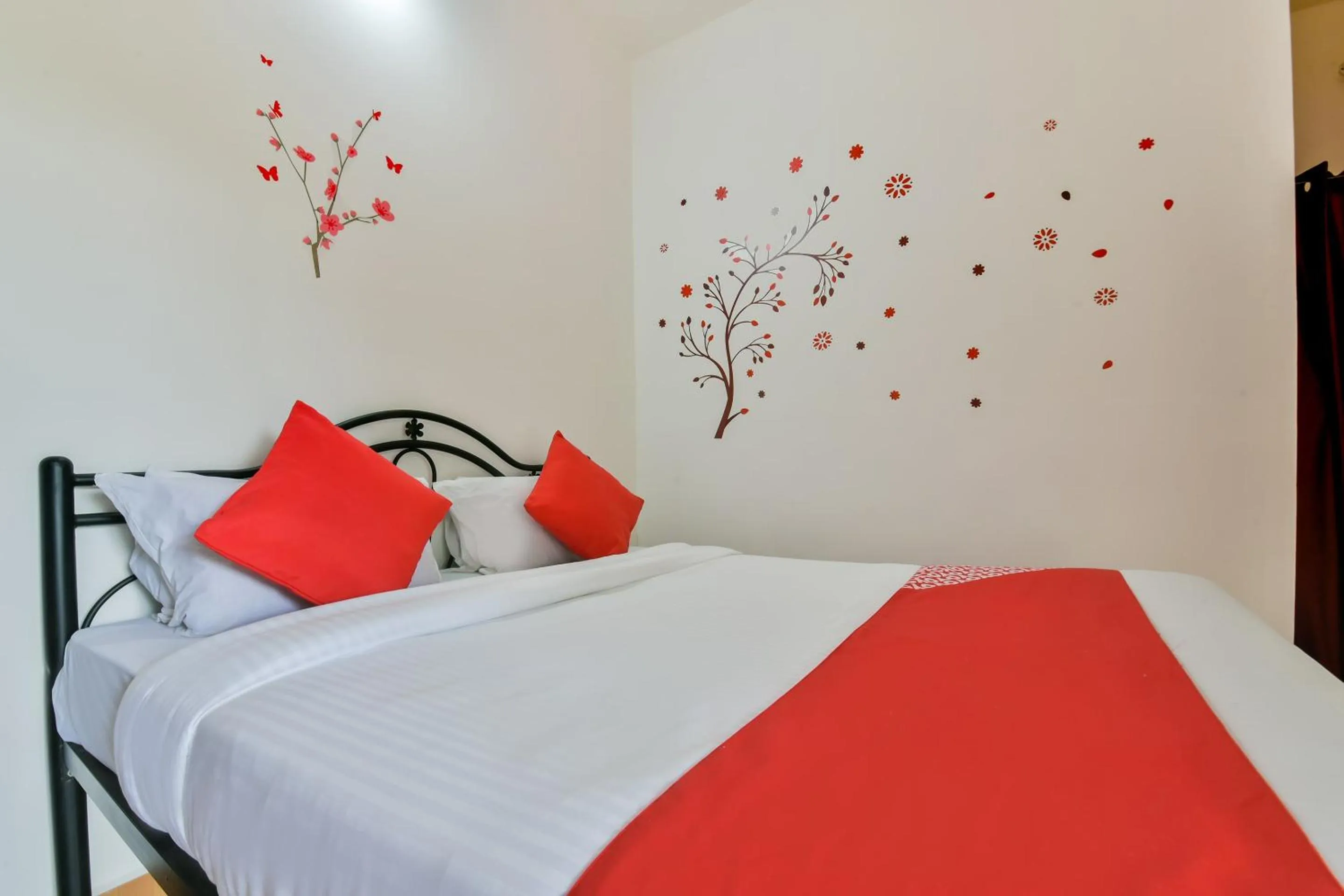 Bedroom in Hotel O Route Near Calangute Beach