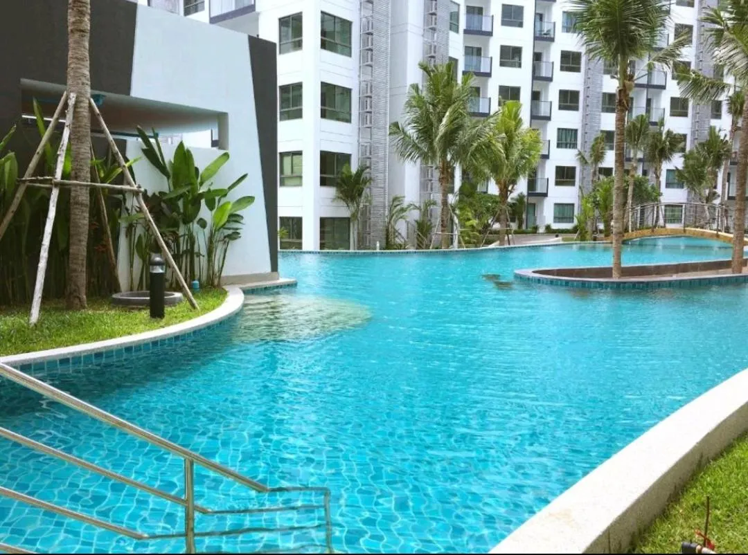 Swimming pool in Arcadia Beach Resort By Dary