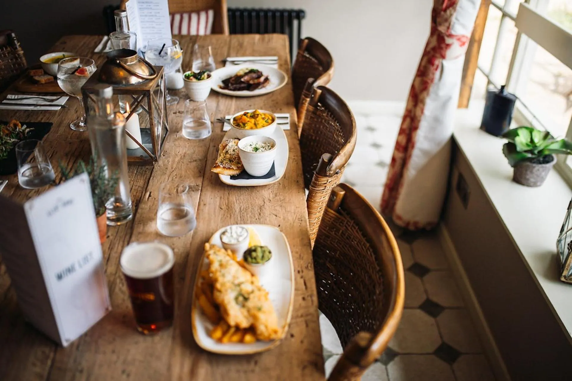 Food and drinks in Eliot Arms