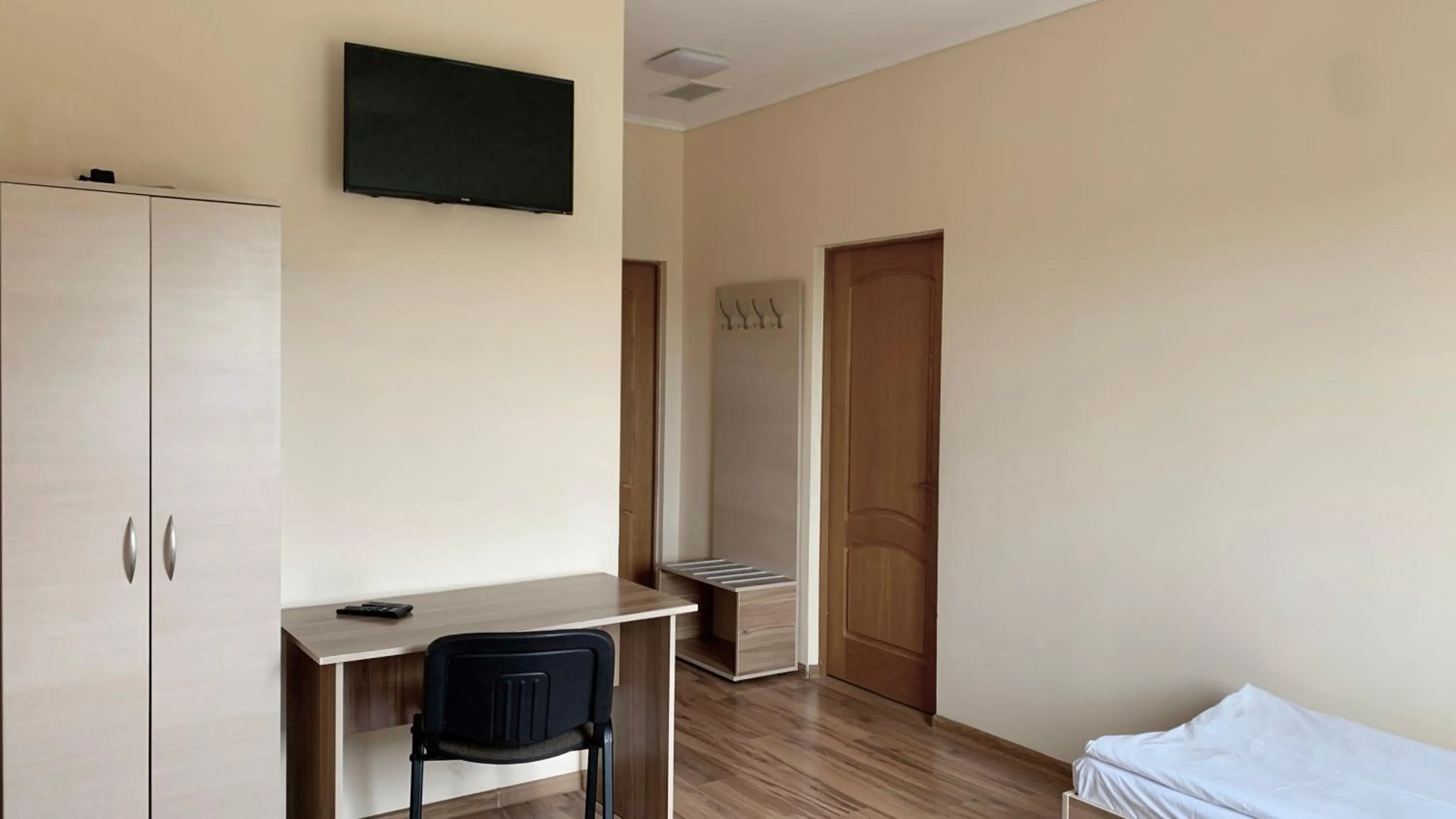 Bed in Budget Hotel Ekotel