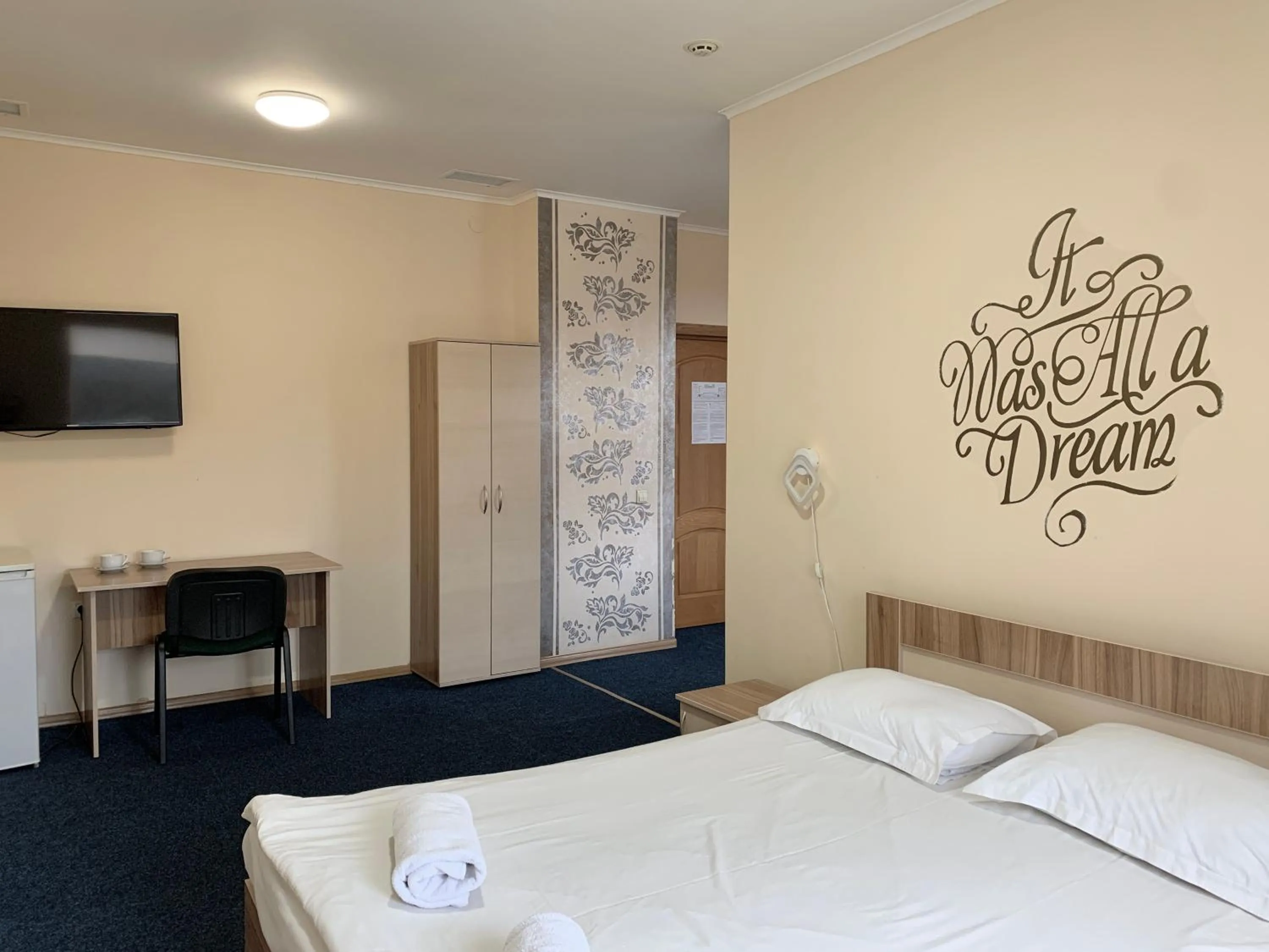 Bed in Budget Hotel Ekotel