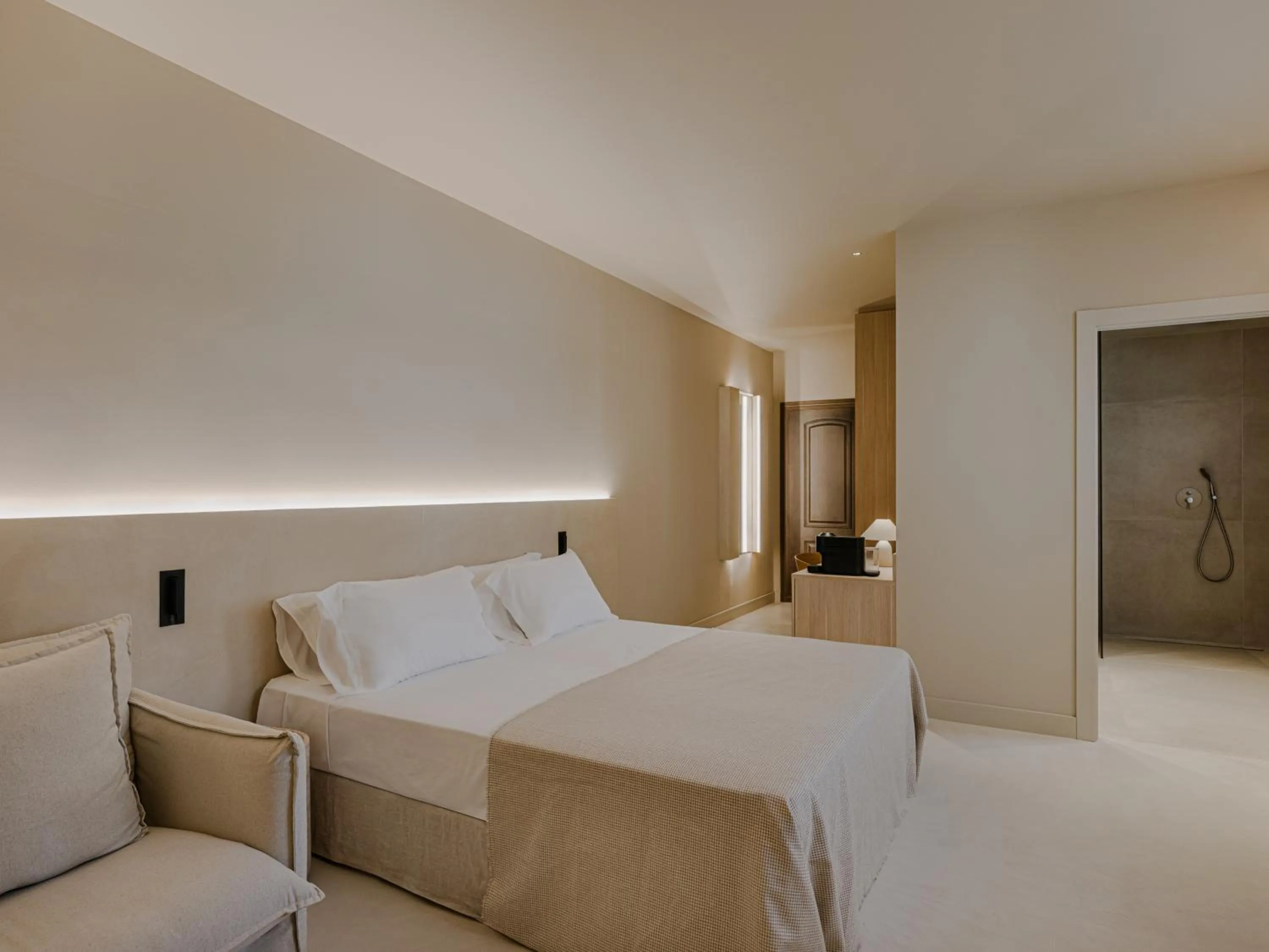 Bed in Les Clarisses Boutique Hotel