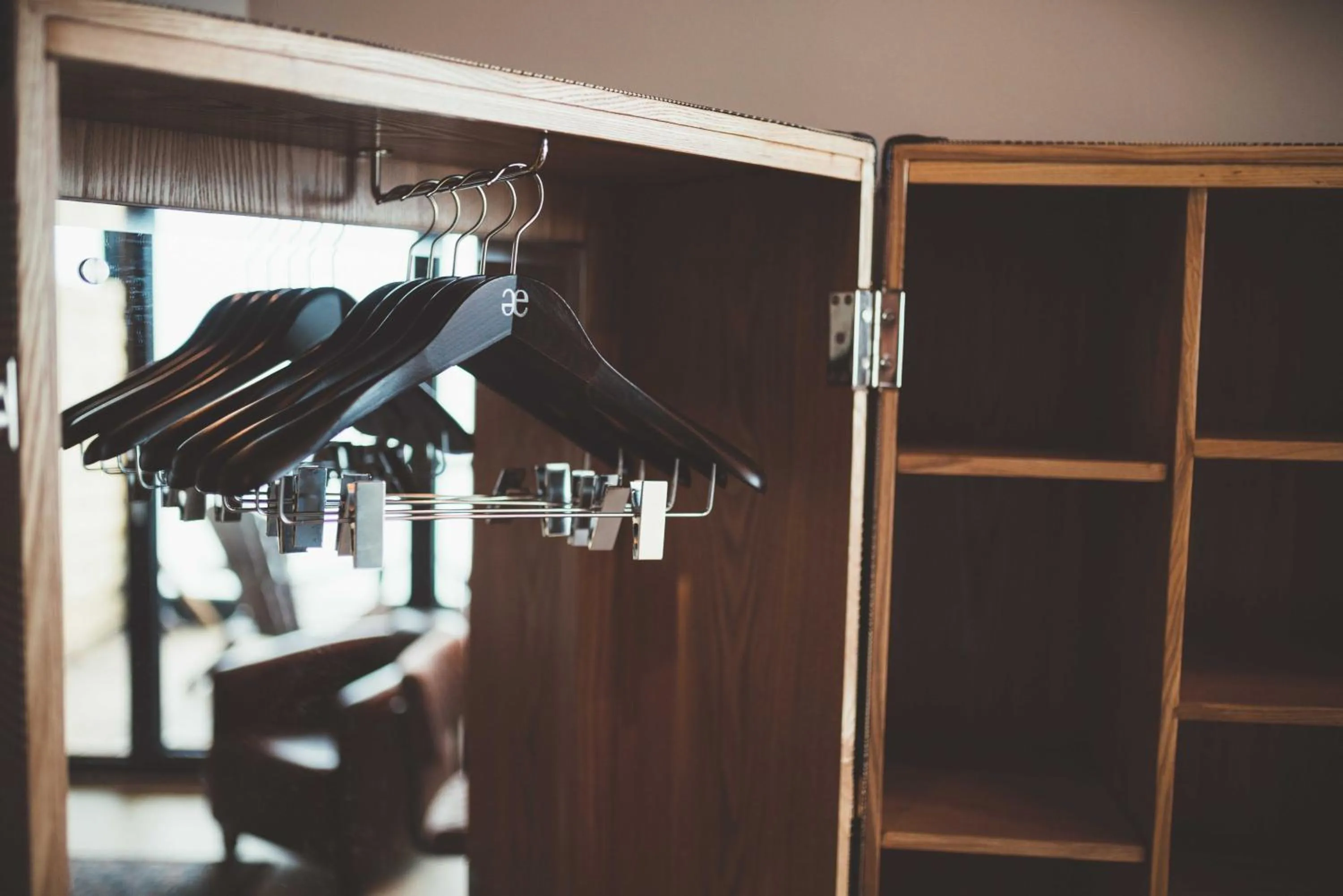 wardrobe in Fliegerdeich Hotel & Restaurant