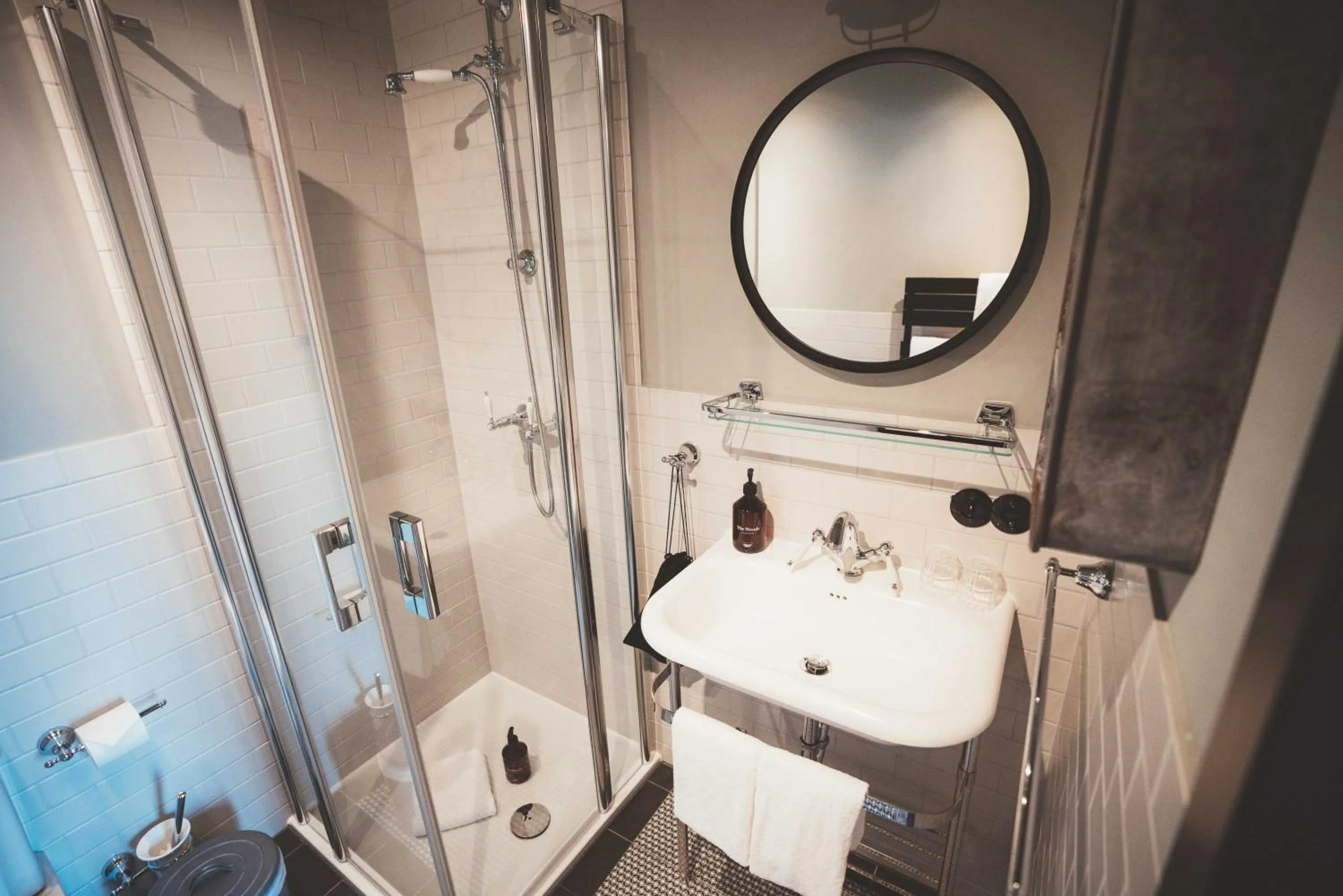 Shower in Fliegerdeich Hotel & Restaurant