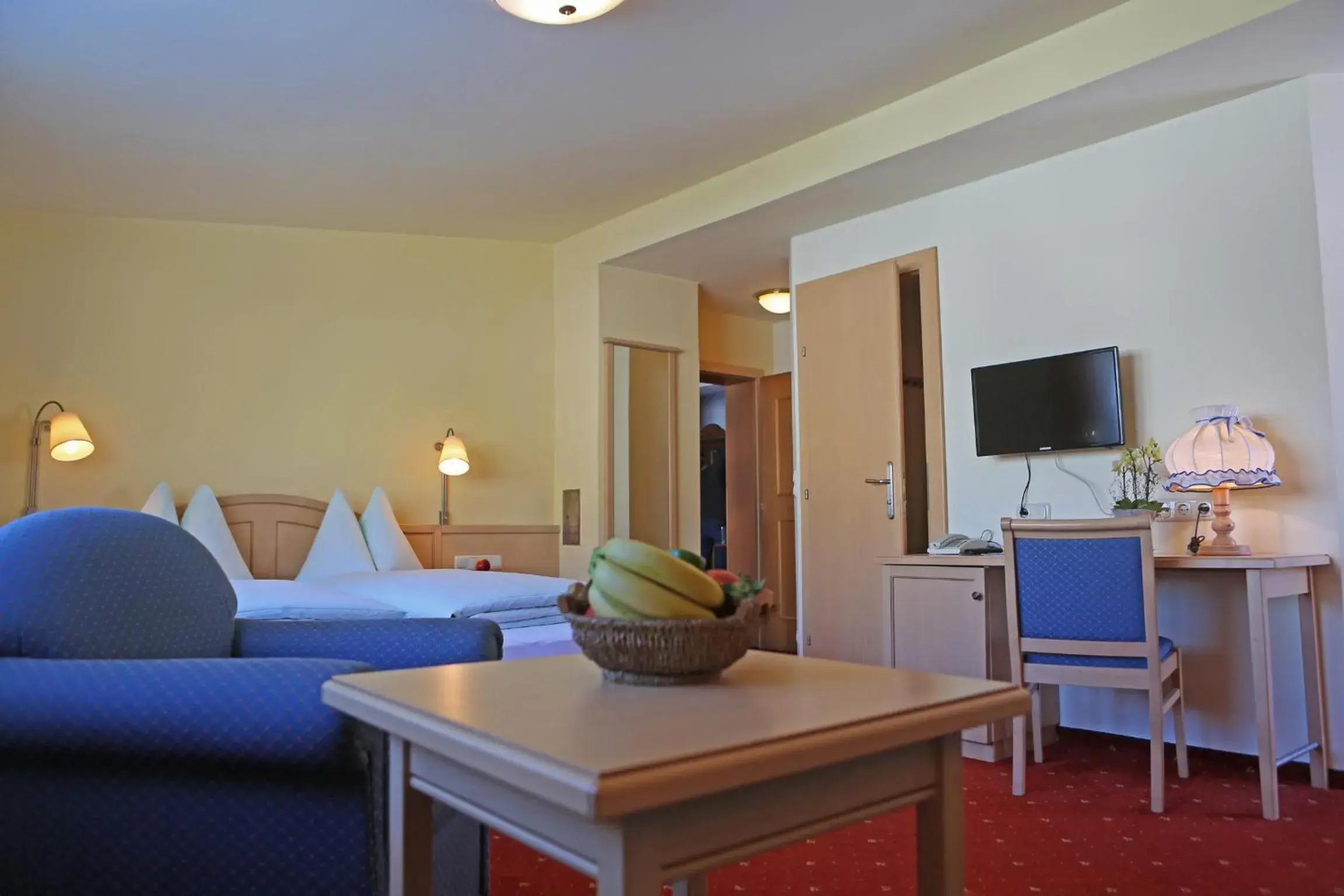 Comfort Double Room with Mountain View in Hotel - Restaurant Gosauerhof Comfort Double Room with Mountain View in Hotel - Restaurant Gosauerhof
