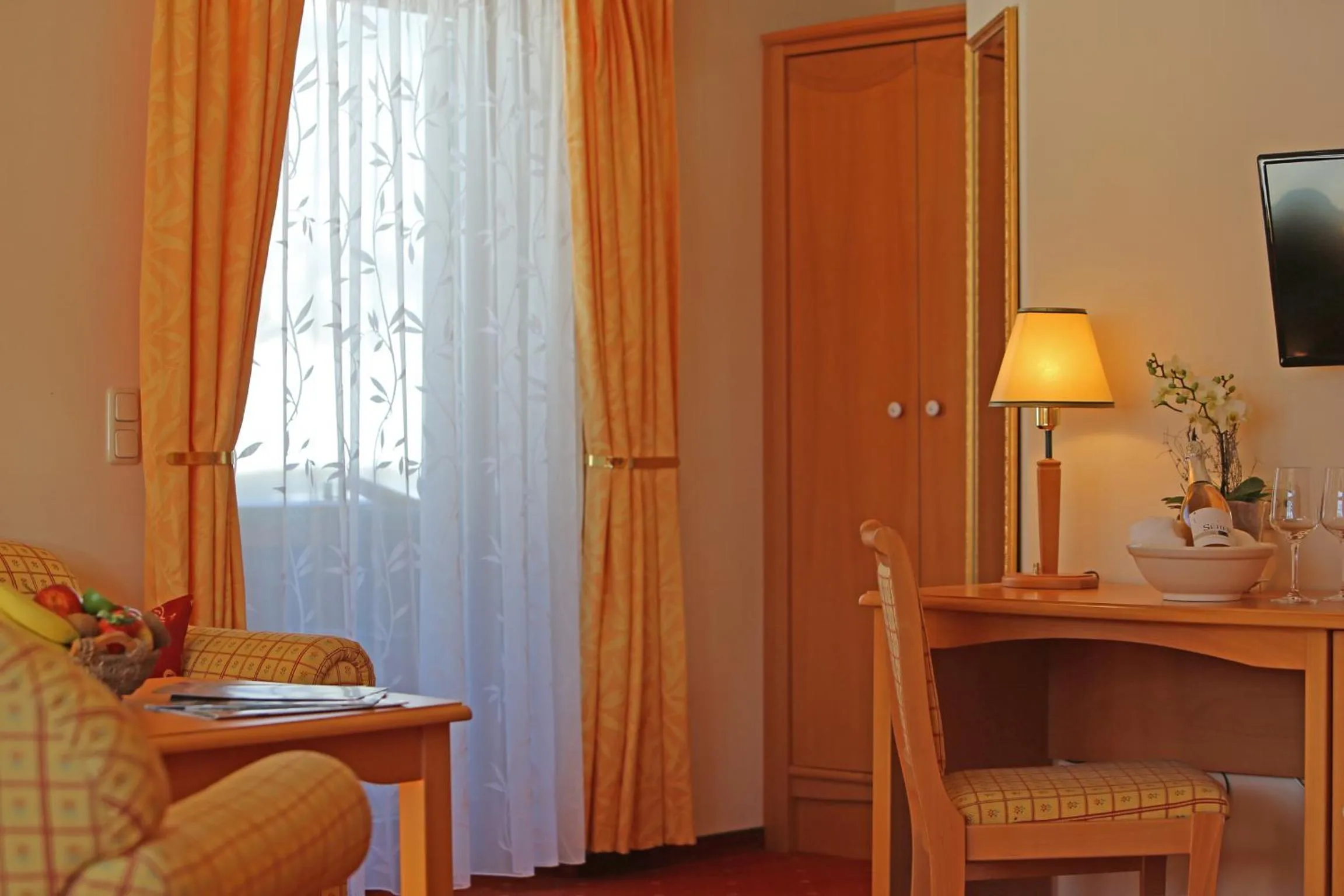 Seating area in Hotel - Restaurant Gosauerhof