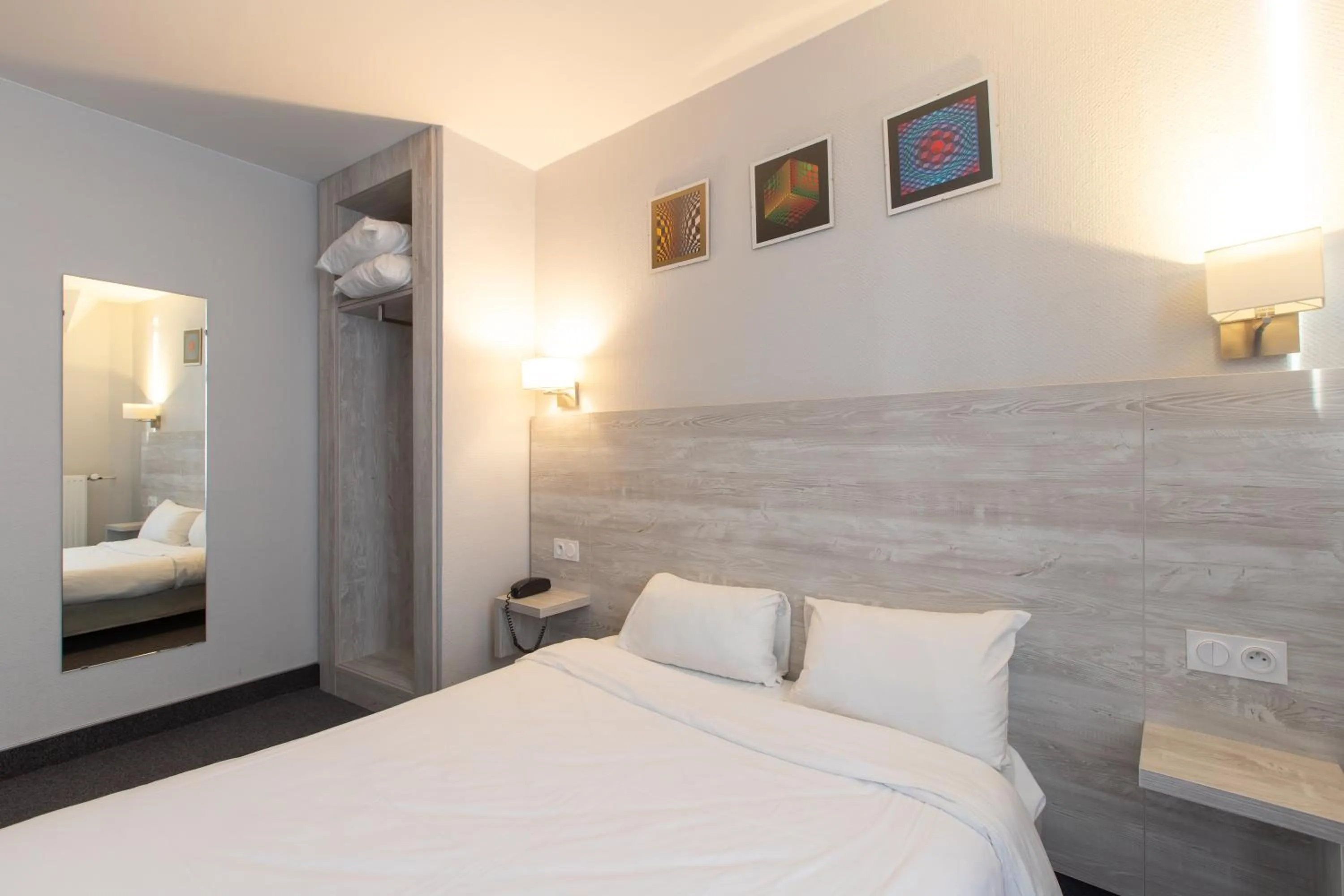 Bed in Campanile Grenoble Centre Gare