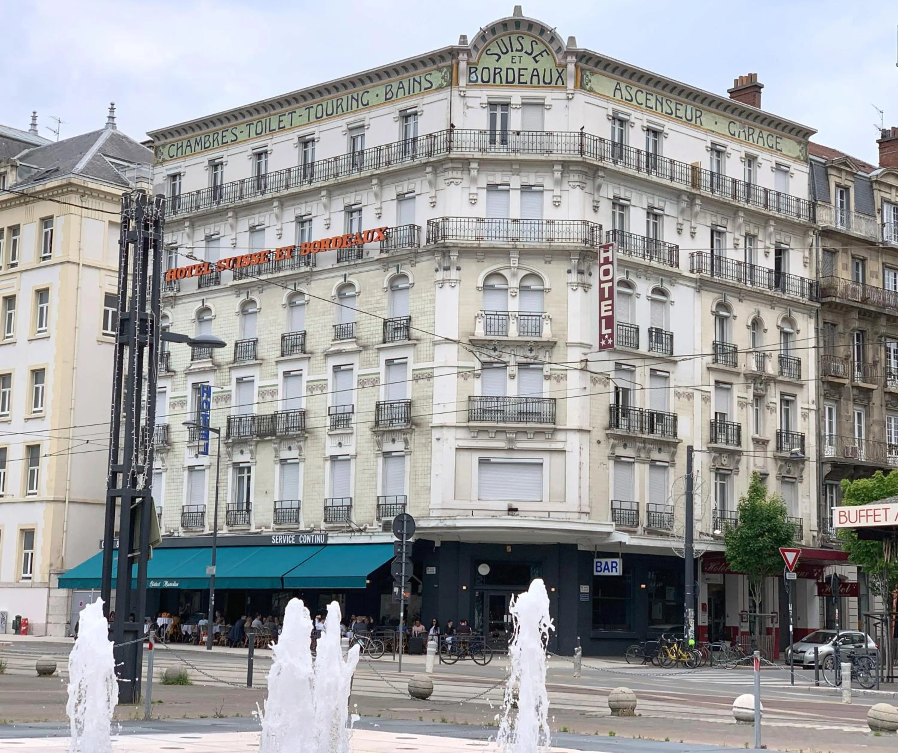 Property building in Brit Hotel Suisse et Bordeaux - Centre Gare