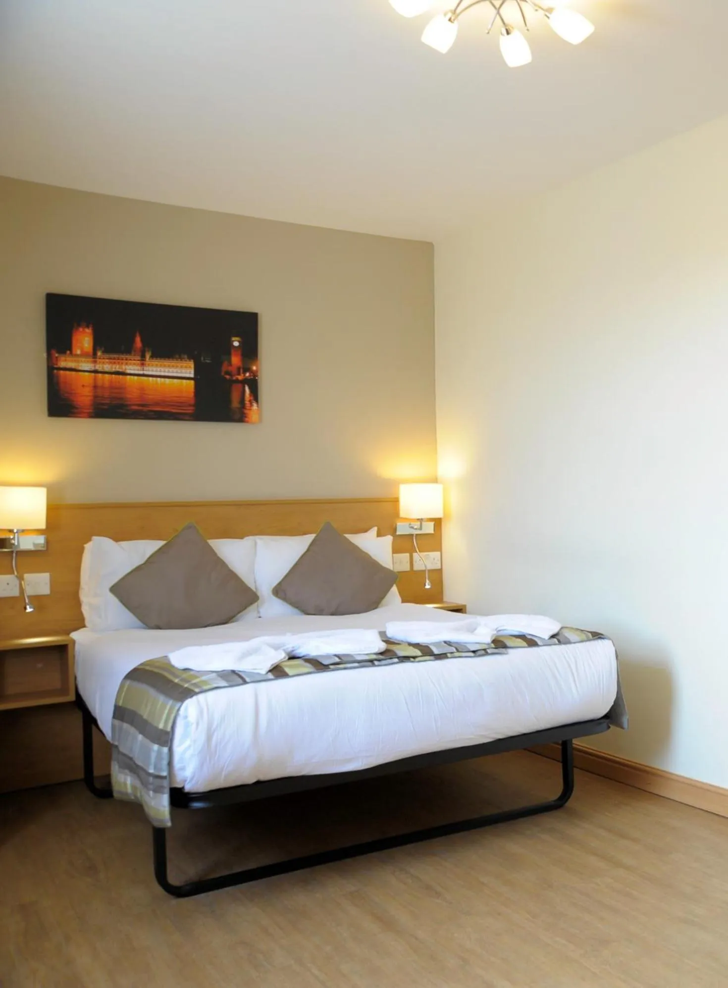 Bed in Kings Cross Inn Hotel