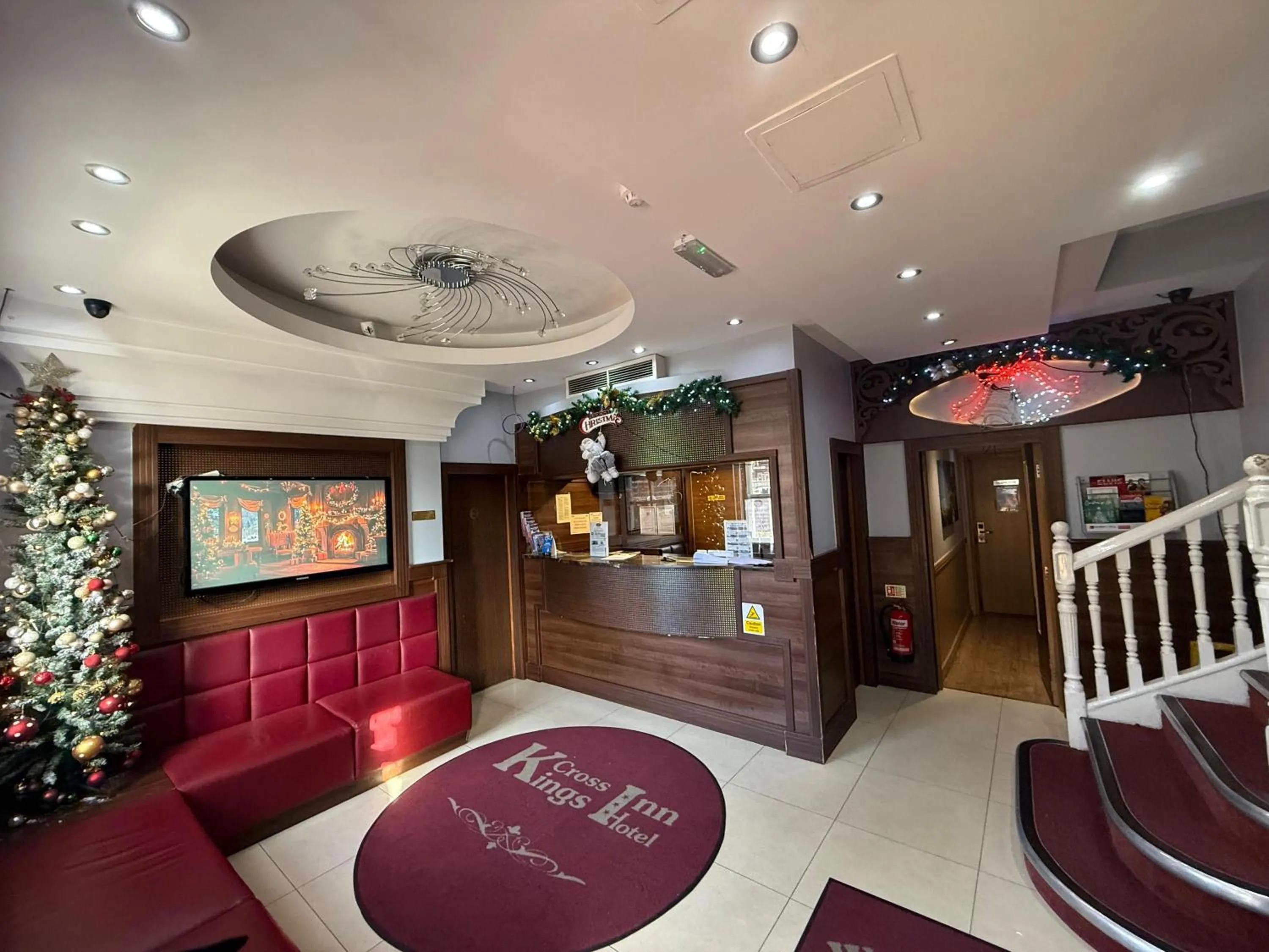 Lobby or reception in Kings Cross Inn Hotel