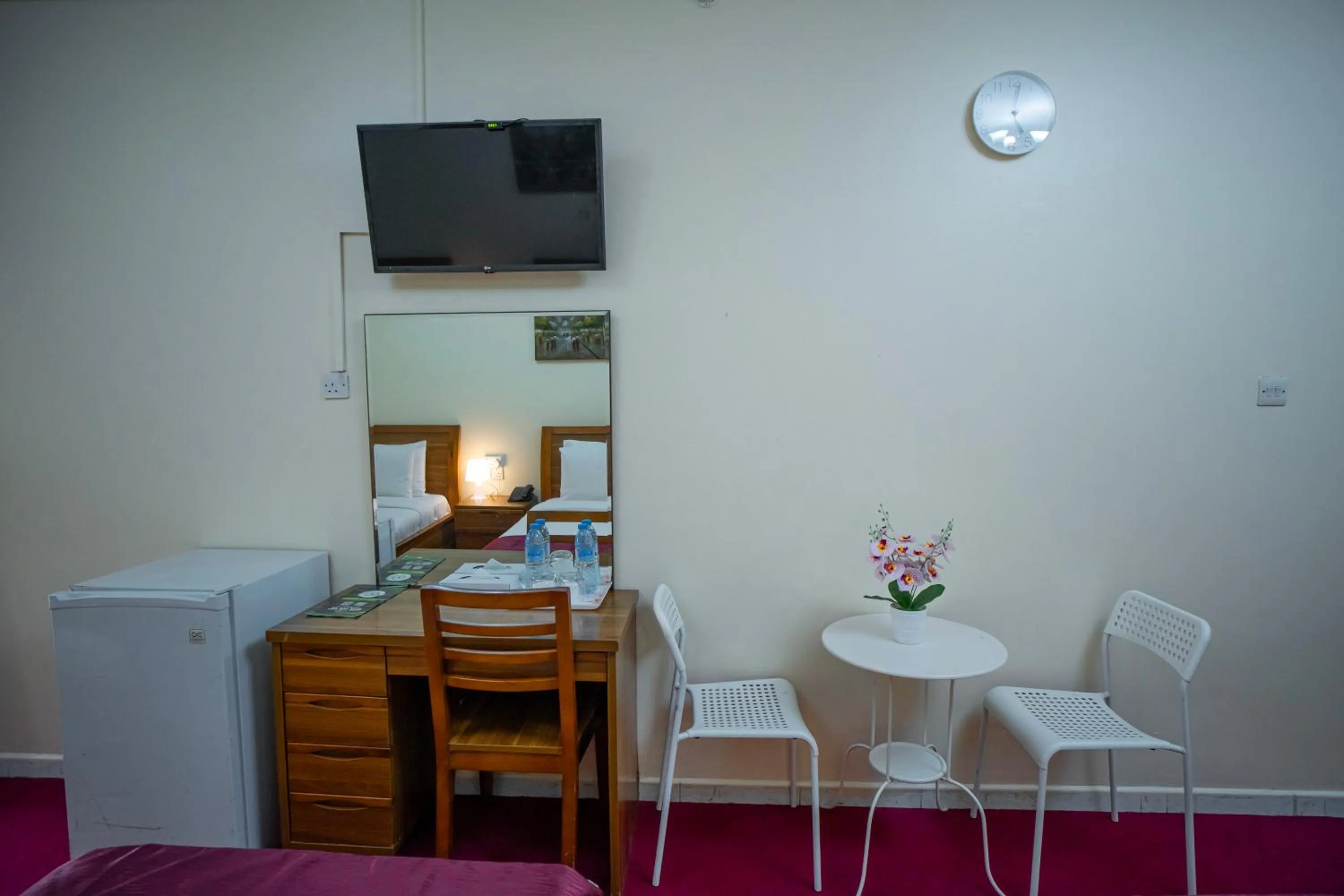 TV and multimedia in Al Karnak Hotel