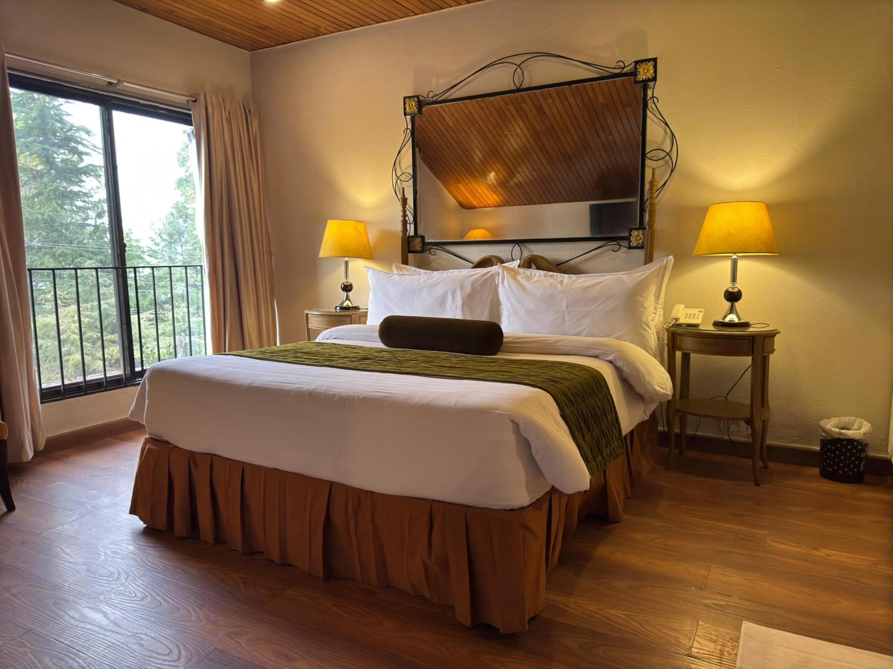 Deluxe Suite in Maisonette Firhill Hotel & Resort