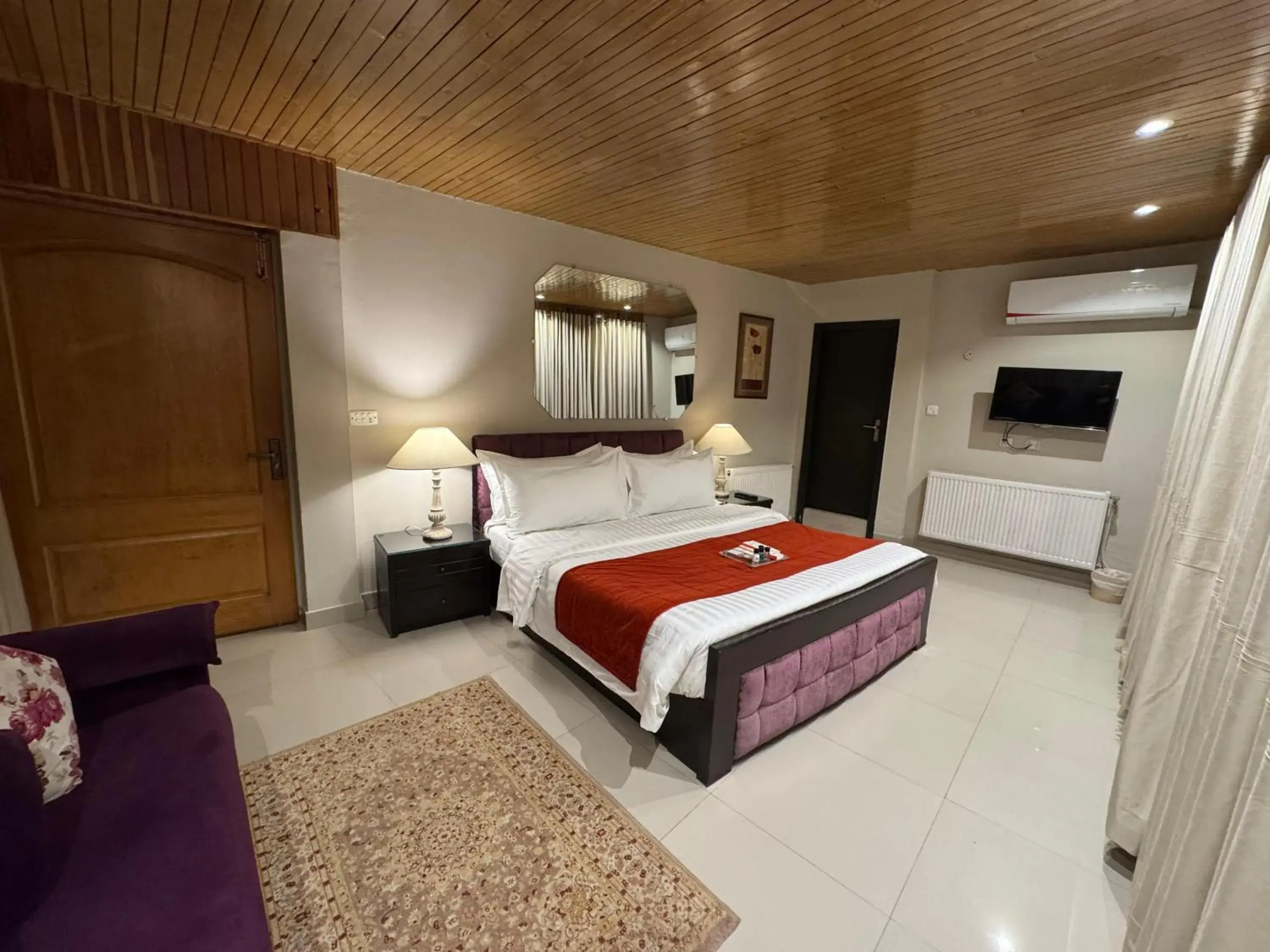 Presidential Suite in Maisonette Firhill Hotel & Resort Presidential Suite in Maisonette Firhill Hotel & Resort