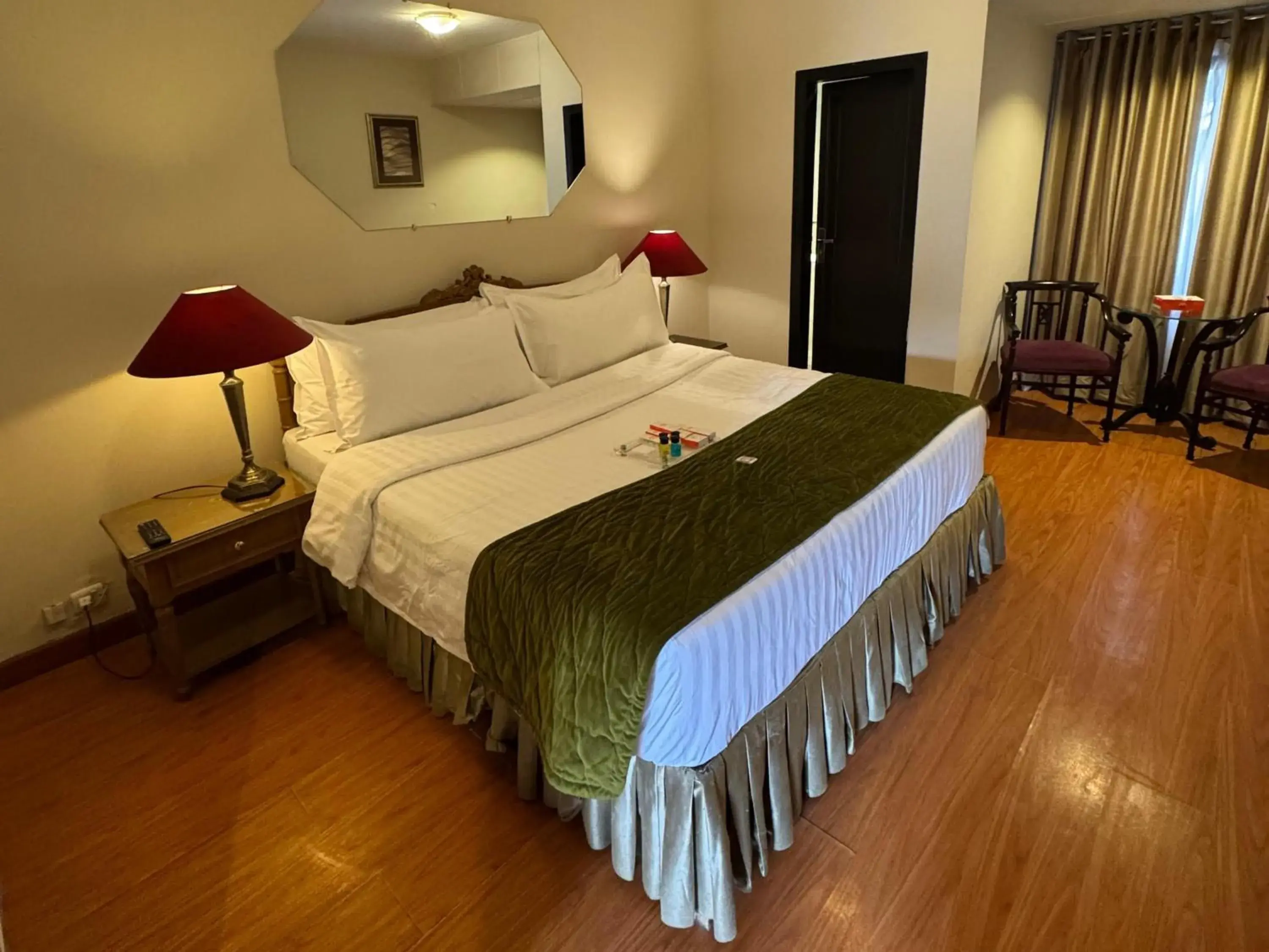 Queen Suite - single occupancy in Maisonette Firhill Hotel & Resort Queen Suite - single occupancy in Maisonette Firhill Hotel & Resort