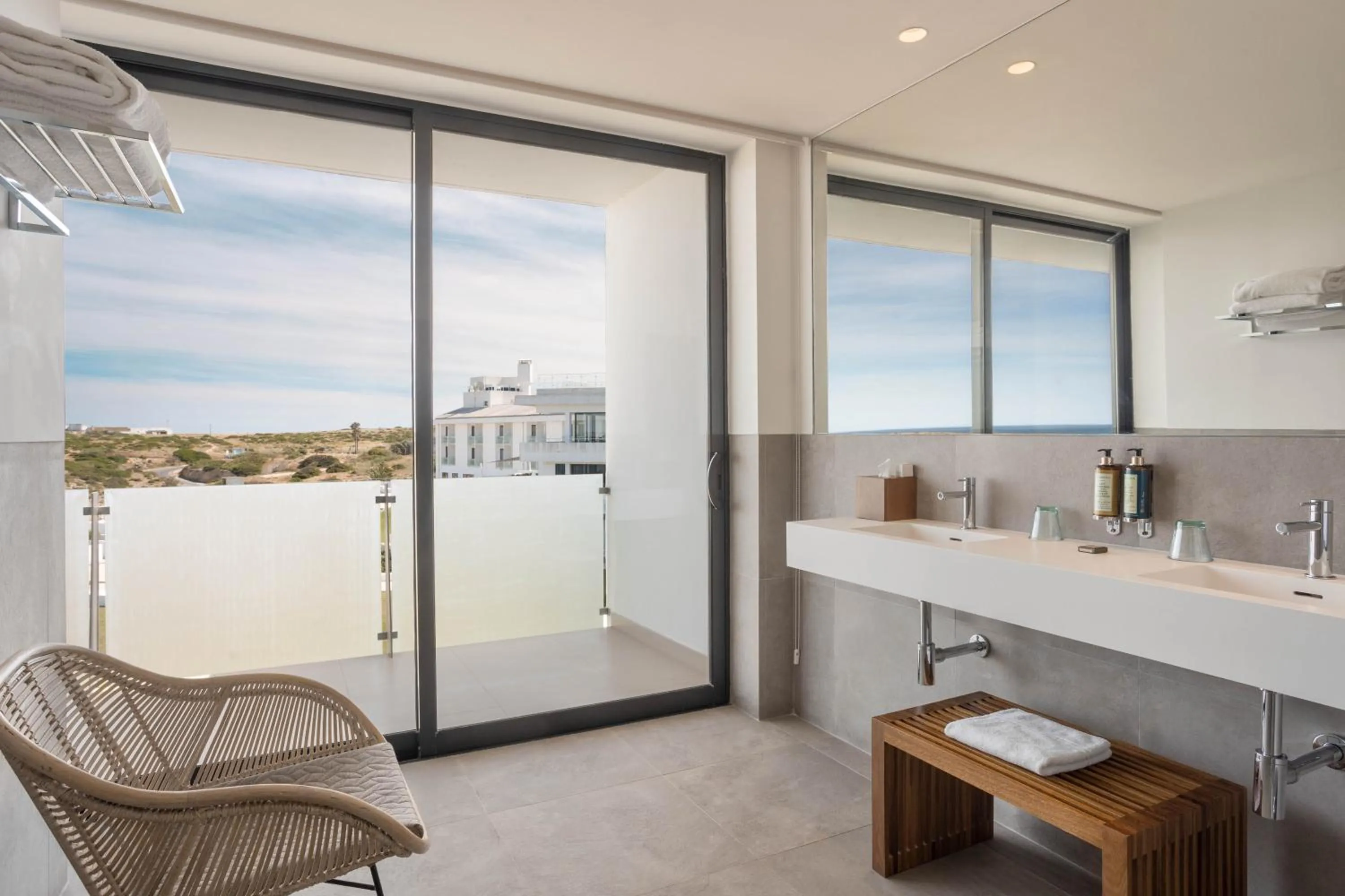 Bathroom in Memmo Baleeira - Design Hotels