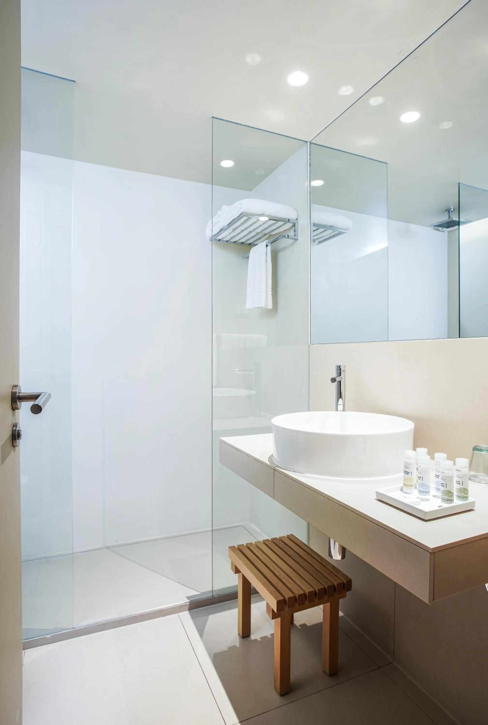 Bathroom in Memmo Baleeira - Design Hotels