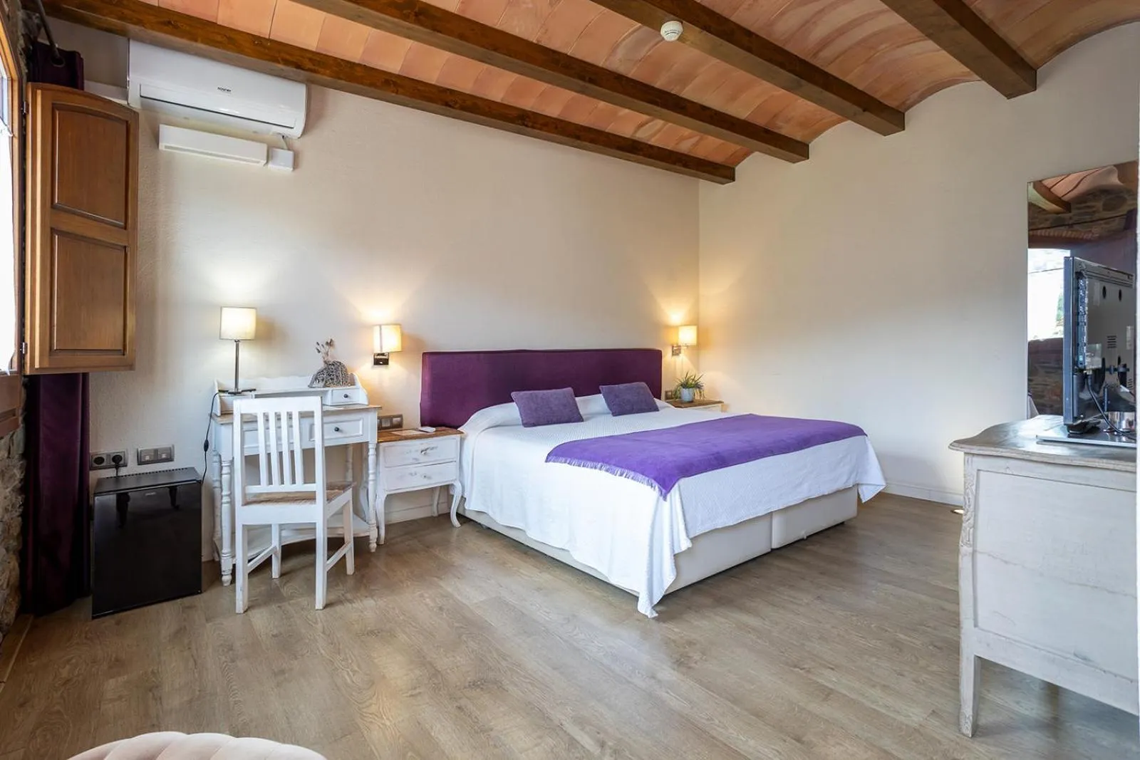 Bed in Hotel Rural Can Vila