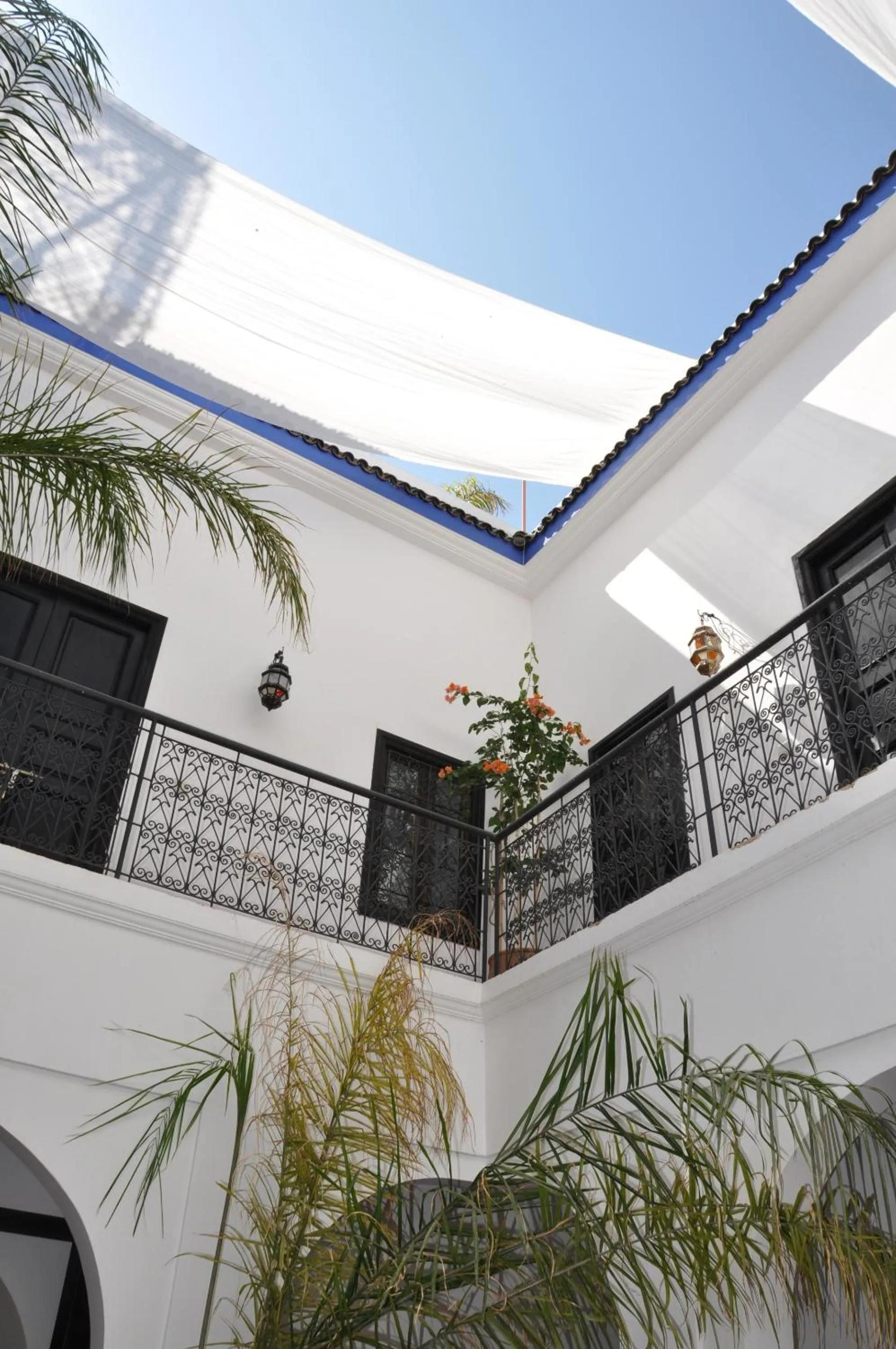 Property building in Riad Sin