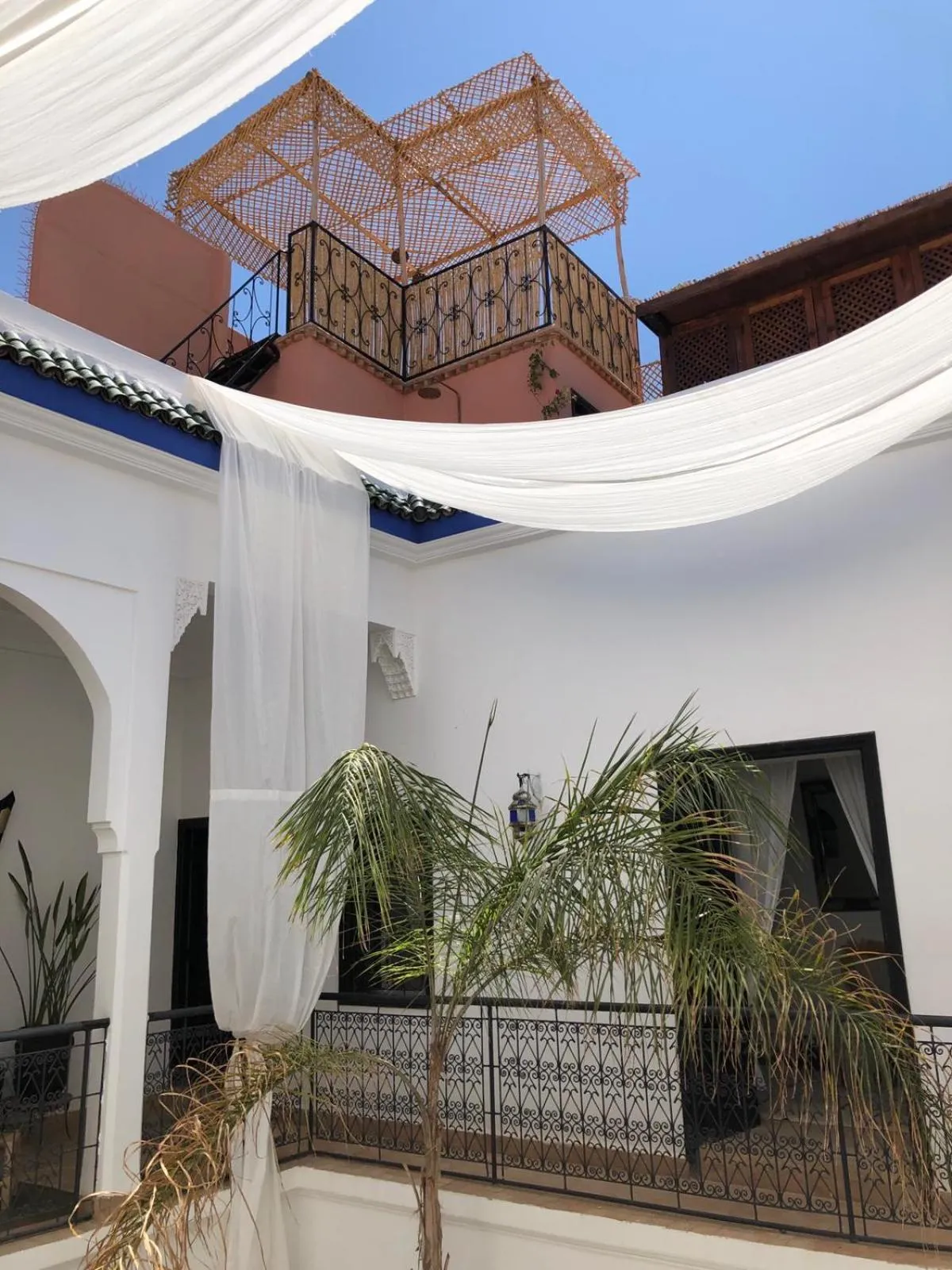 Property building in Riad Sin