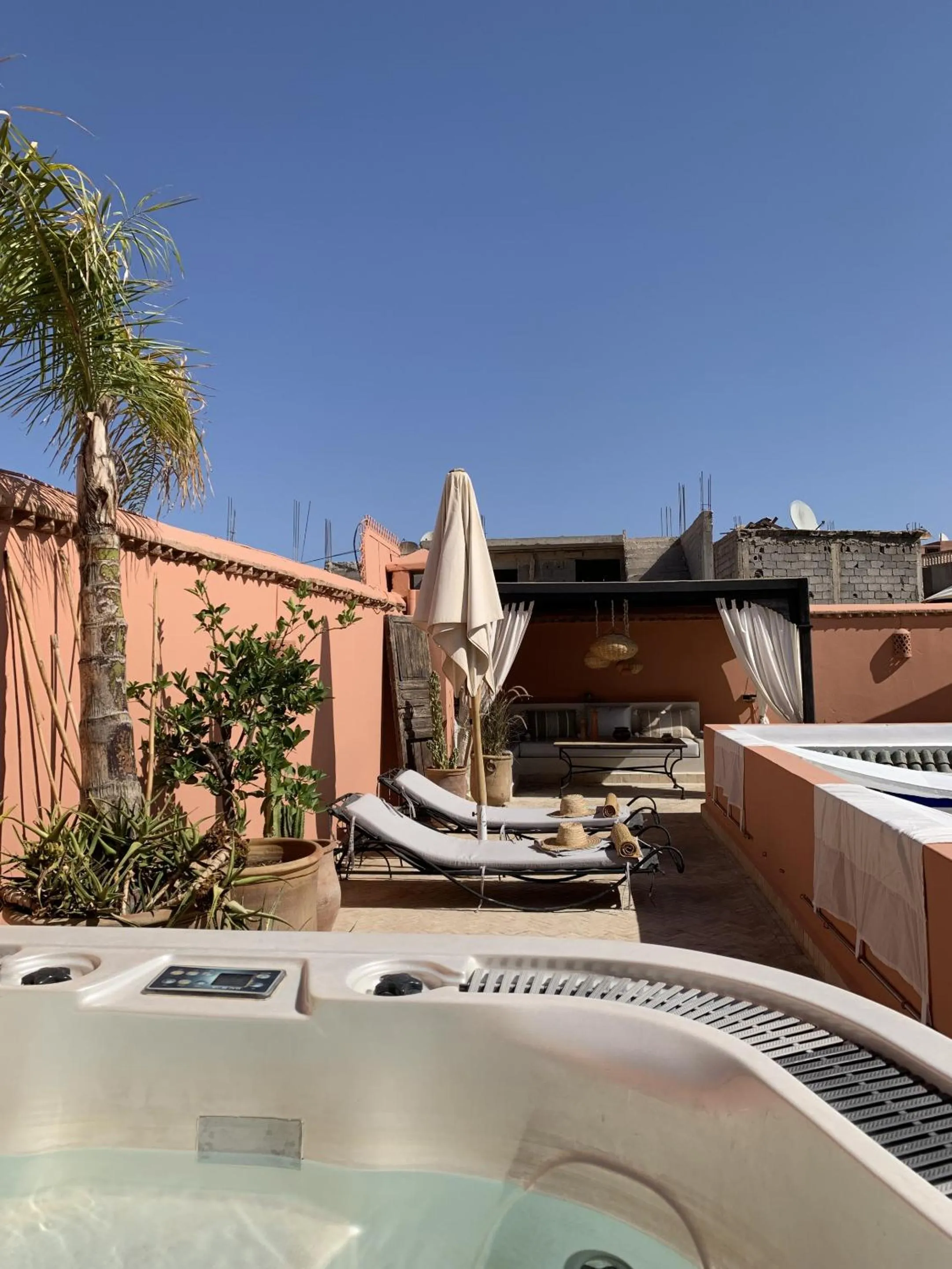 Hot Tub in Riad Sin