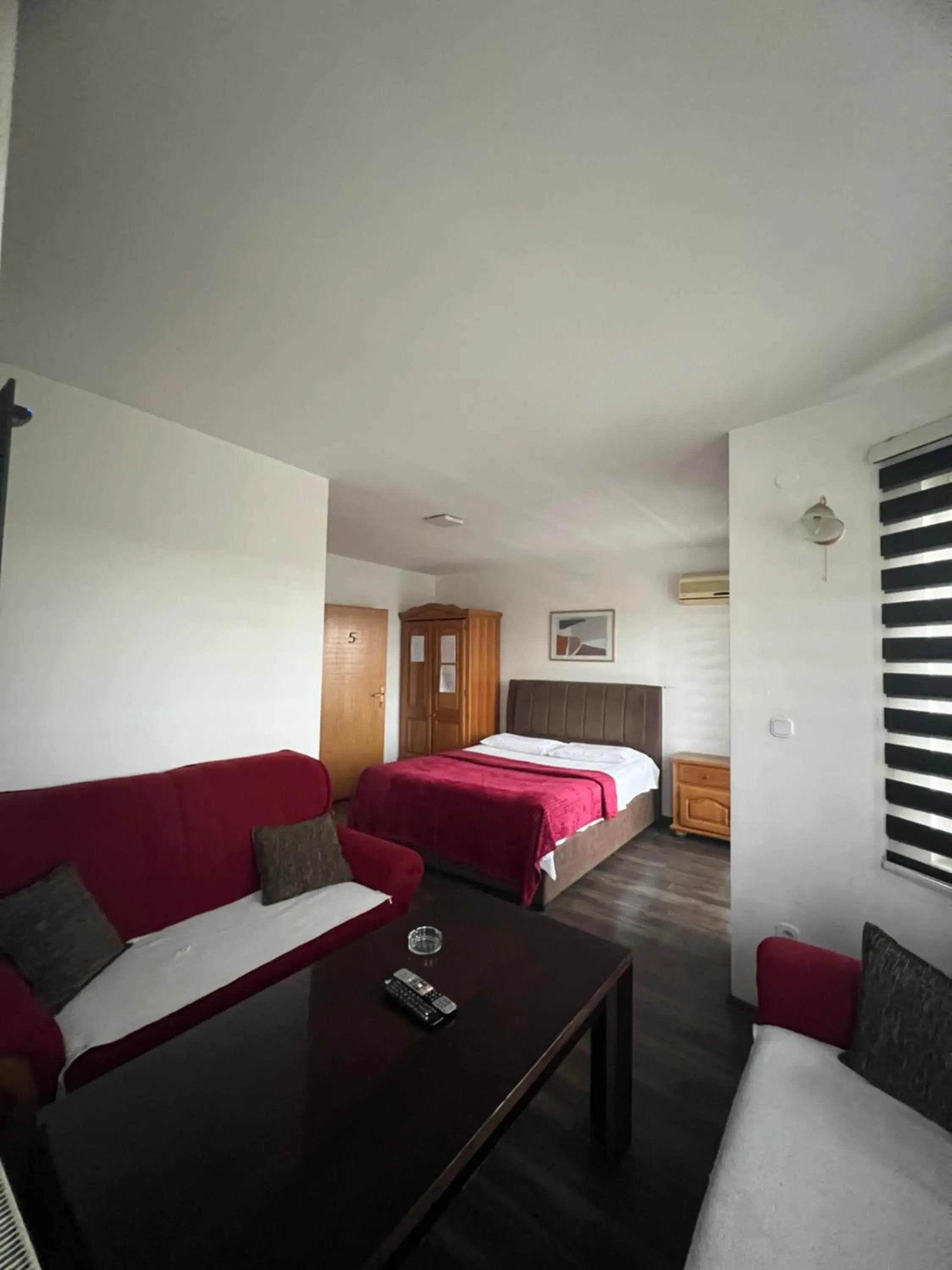 Family Room with Balcony - single occupancy in Prenoćište SAMIR Family Room with Balcony - single occupancy in Prenoćište SAMIR