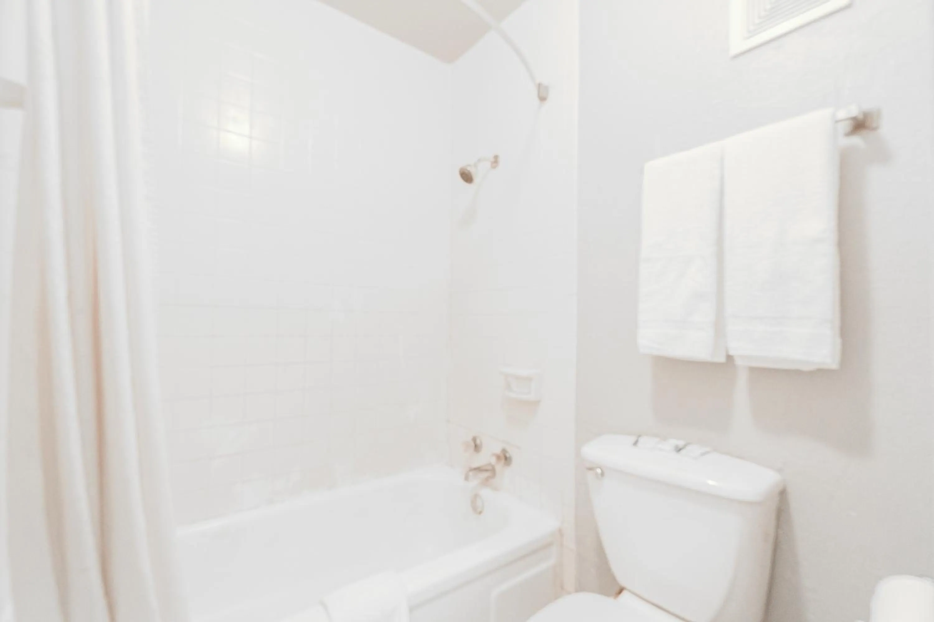 Bathroom in Castle inn & suites by OYO Lawton