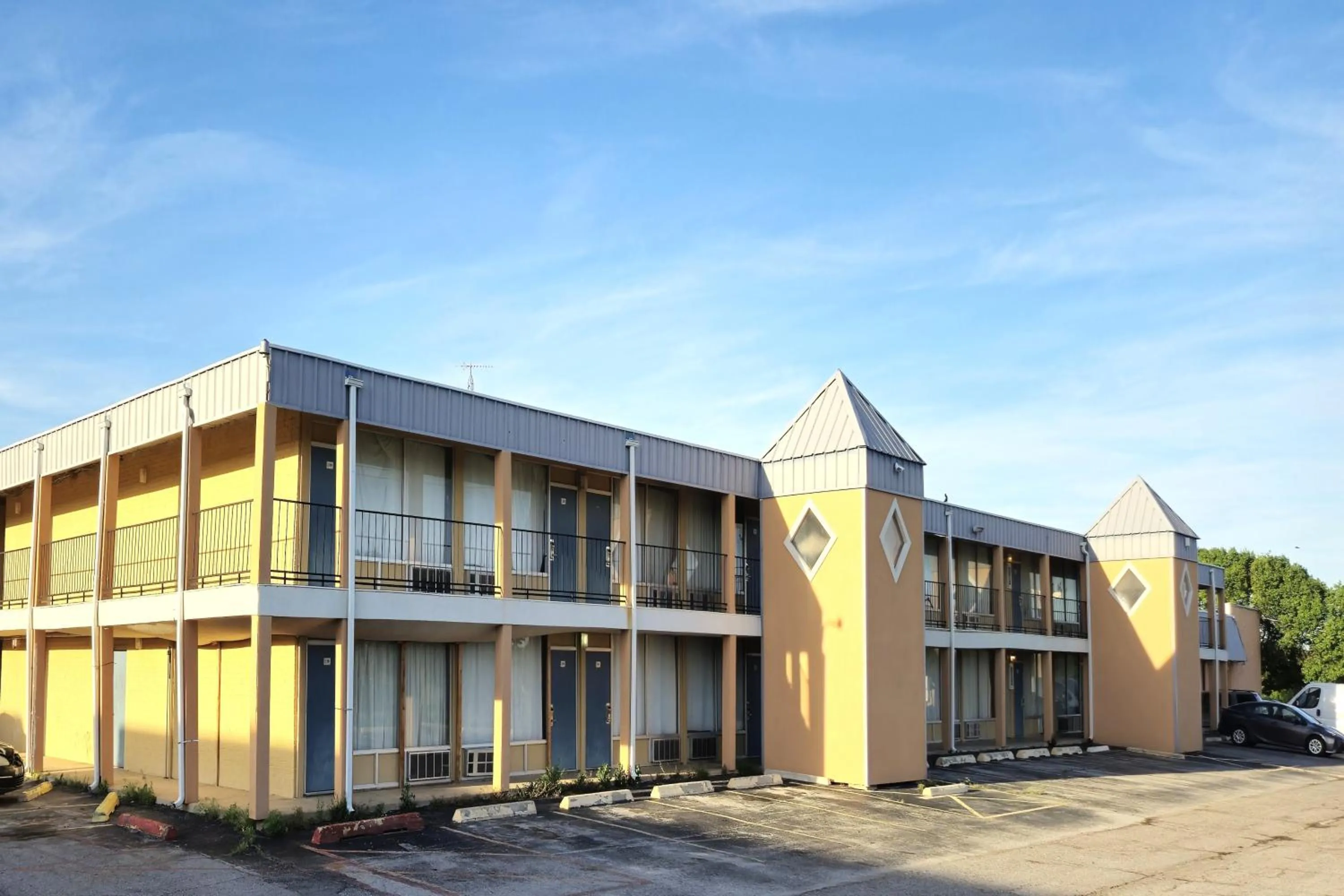 Facade/entrance in Castle inn & suites by OYO Lawton