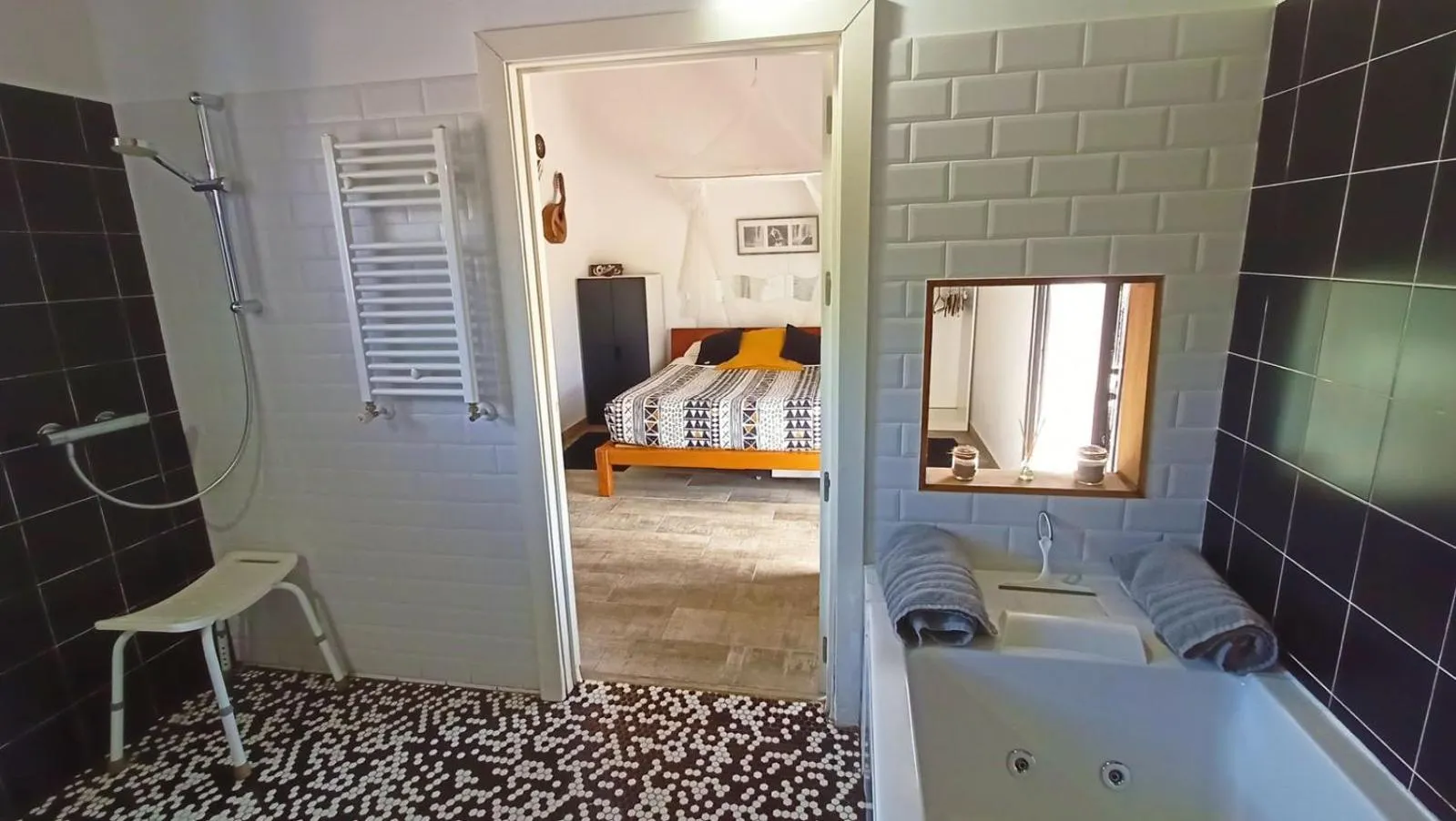 Hot Tub, Bed in Casa Rural Txokoetxe