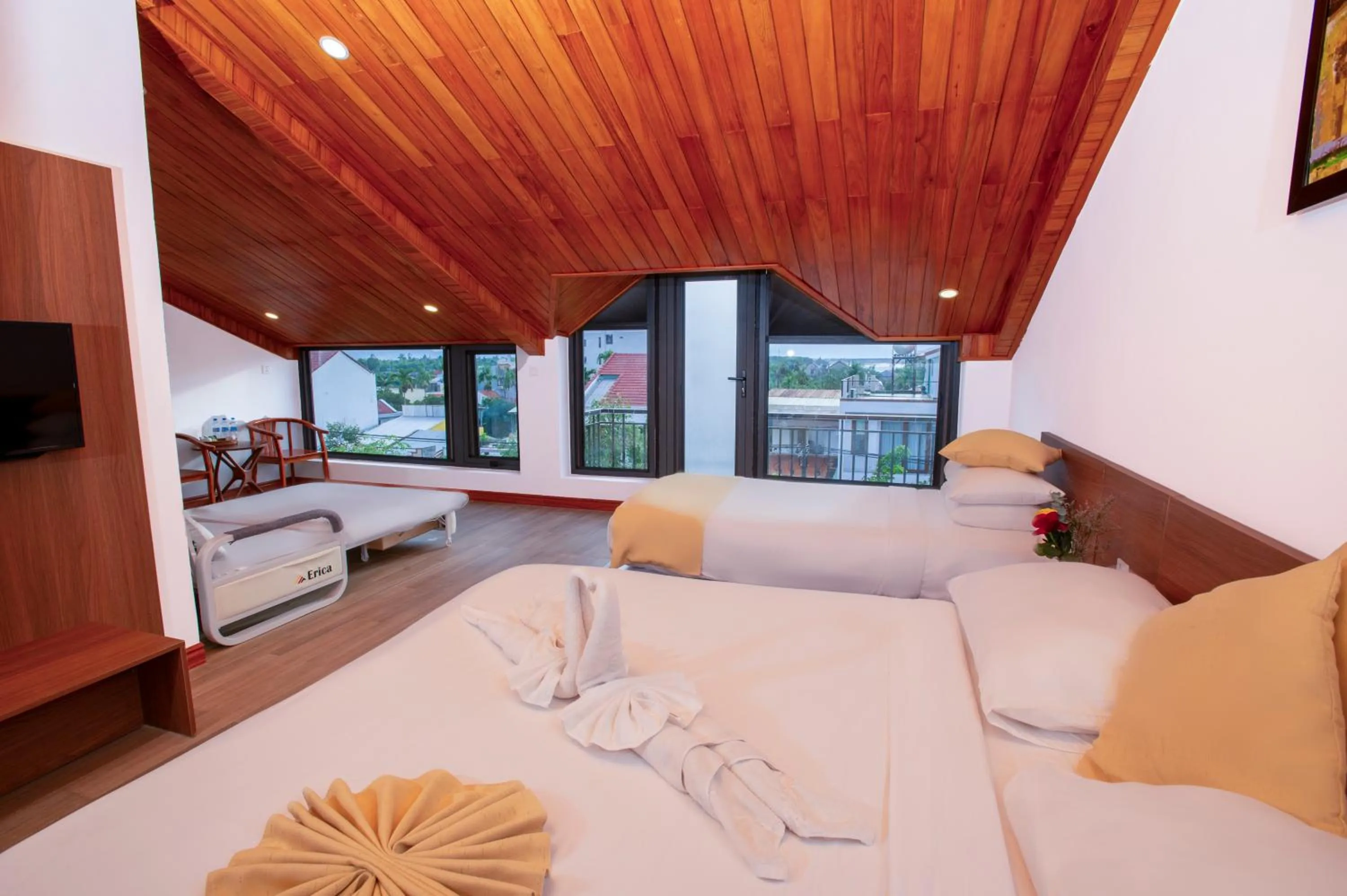 Bed in Hoi An Majestic Villa