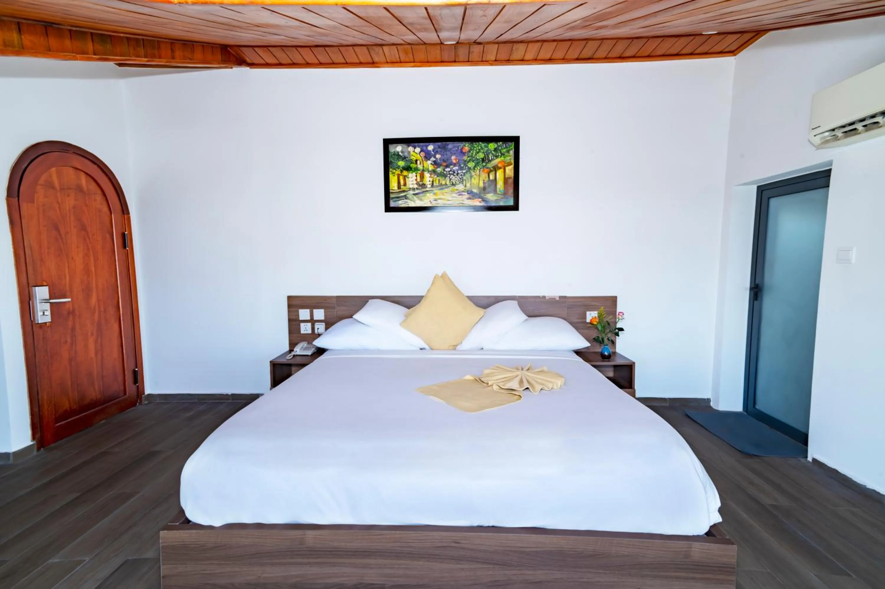 Bed in Hoi An Majestic Villa