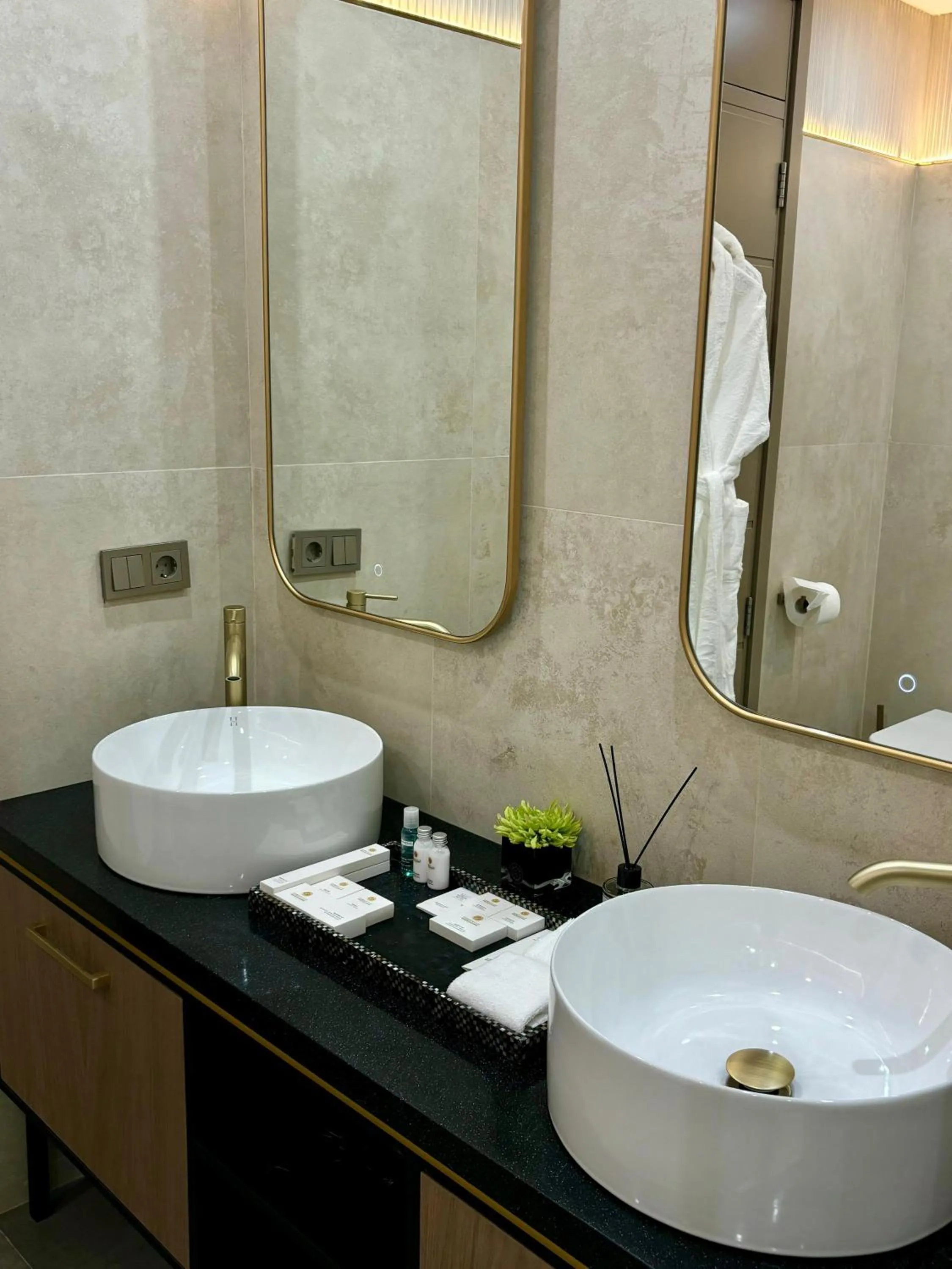Shower in Donatello Boutique Hotel