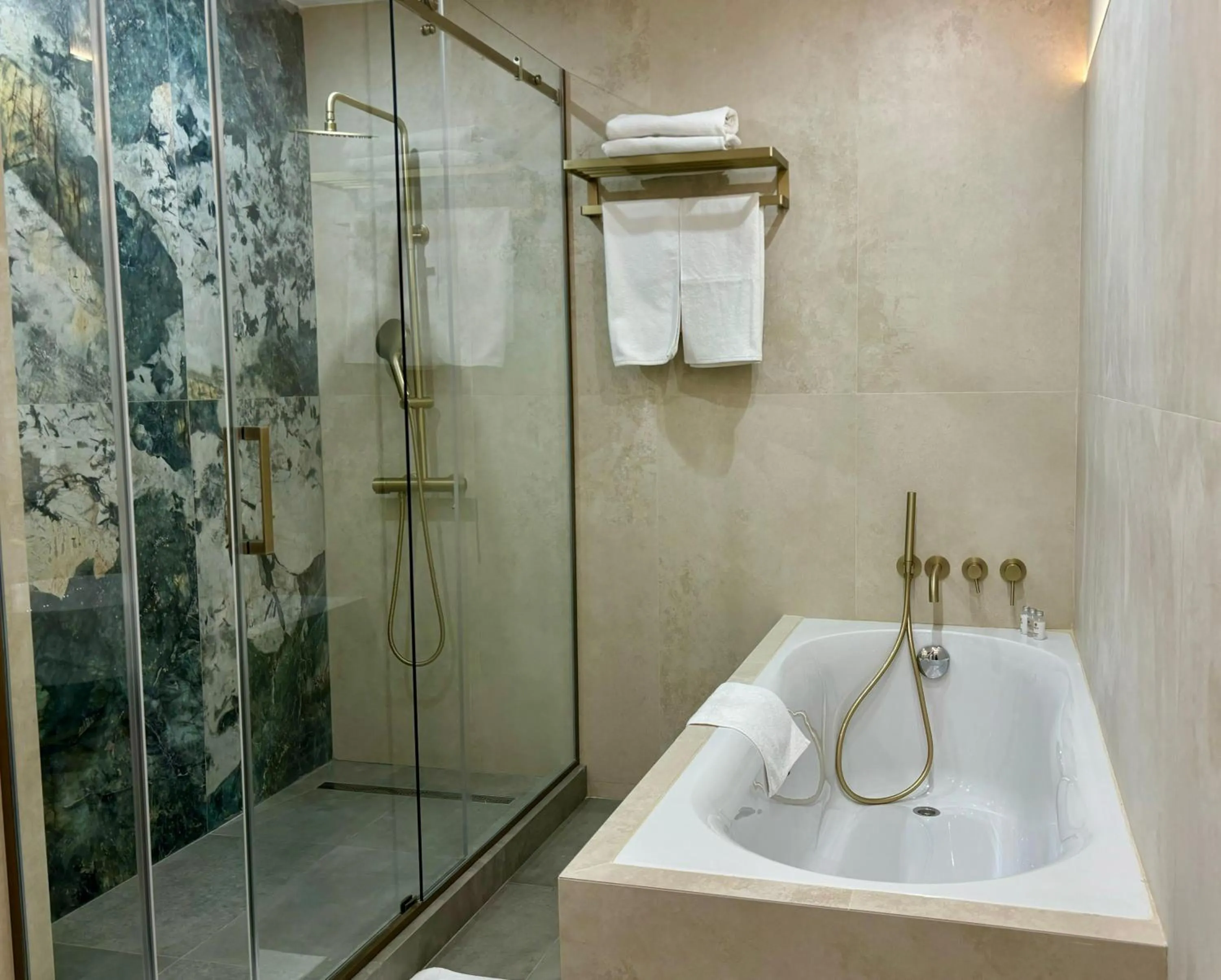 Shower in Donatello Boutique Hotel