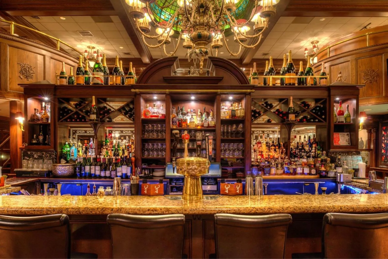 Restaurant/places to eat in The Madison Hotel