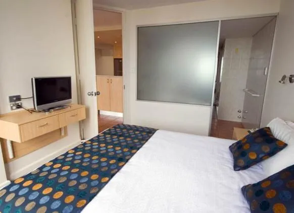 Bedroom, Bed in Mariner Shores Club