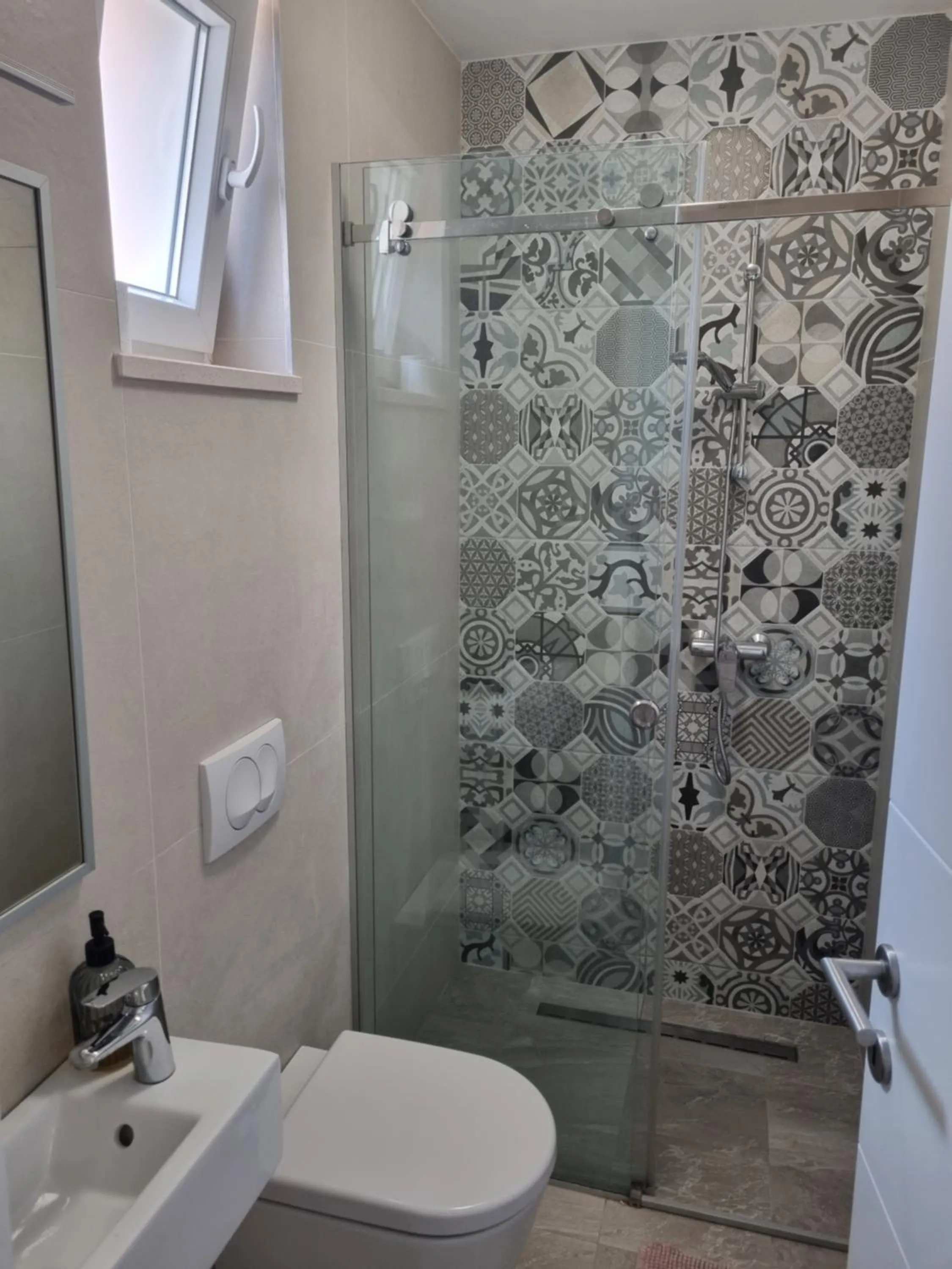 Shower in Apartments Ivanov