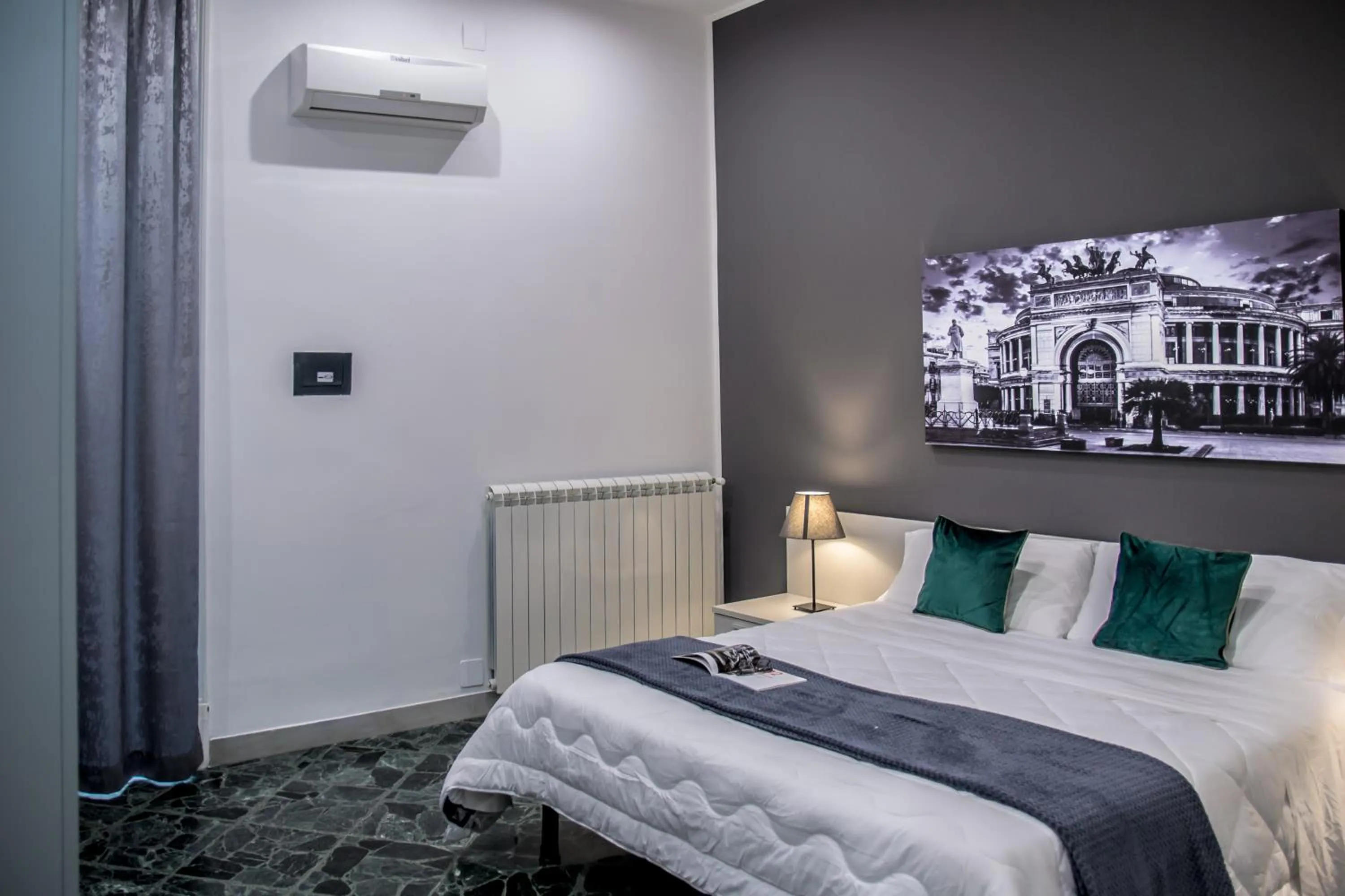 Photo of the whole room, Bed in Amarillo