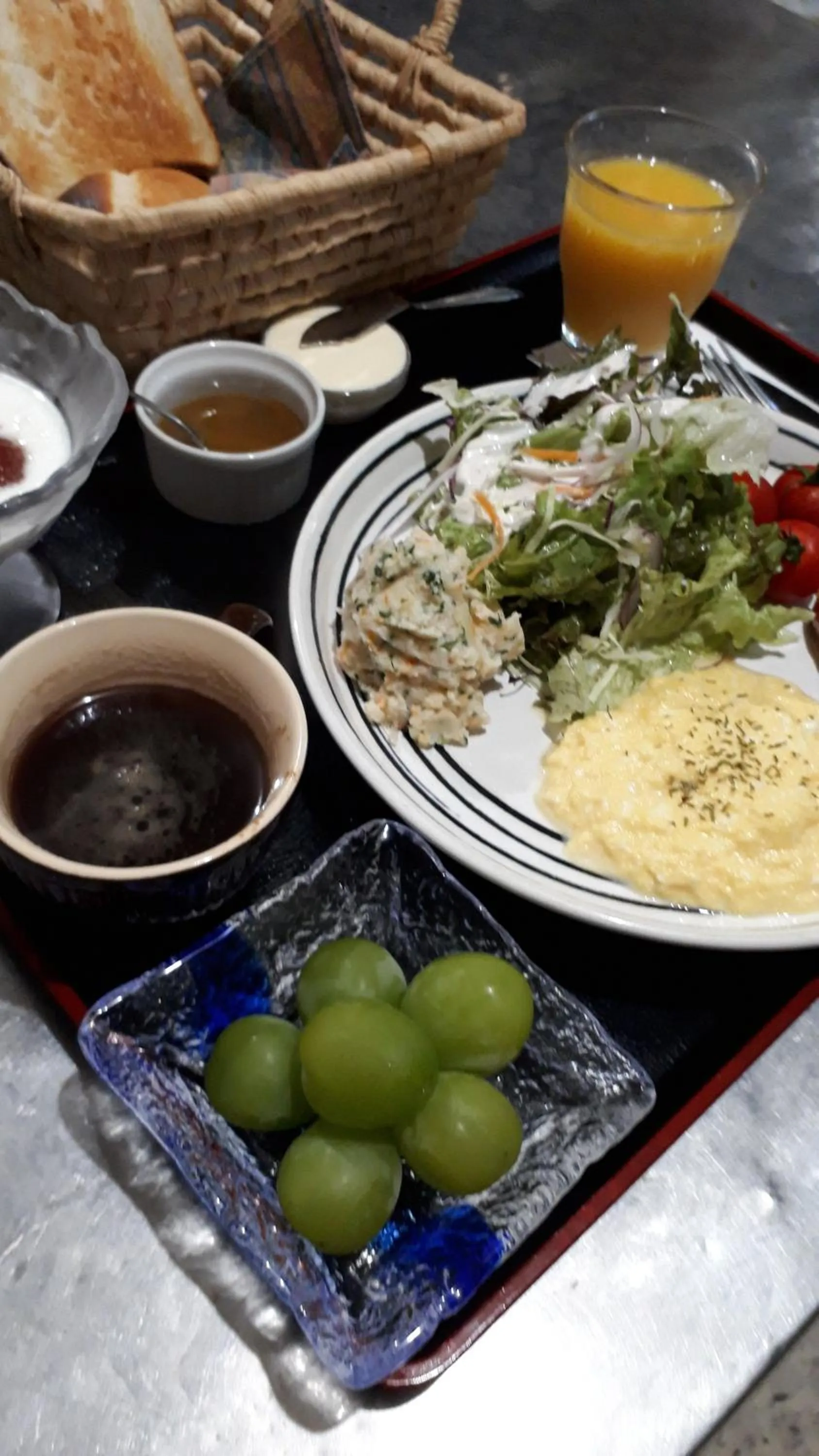 Breakfast in Bistare Kana