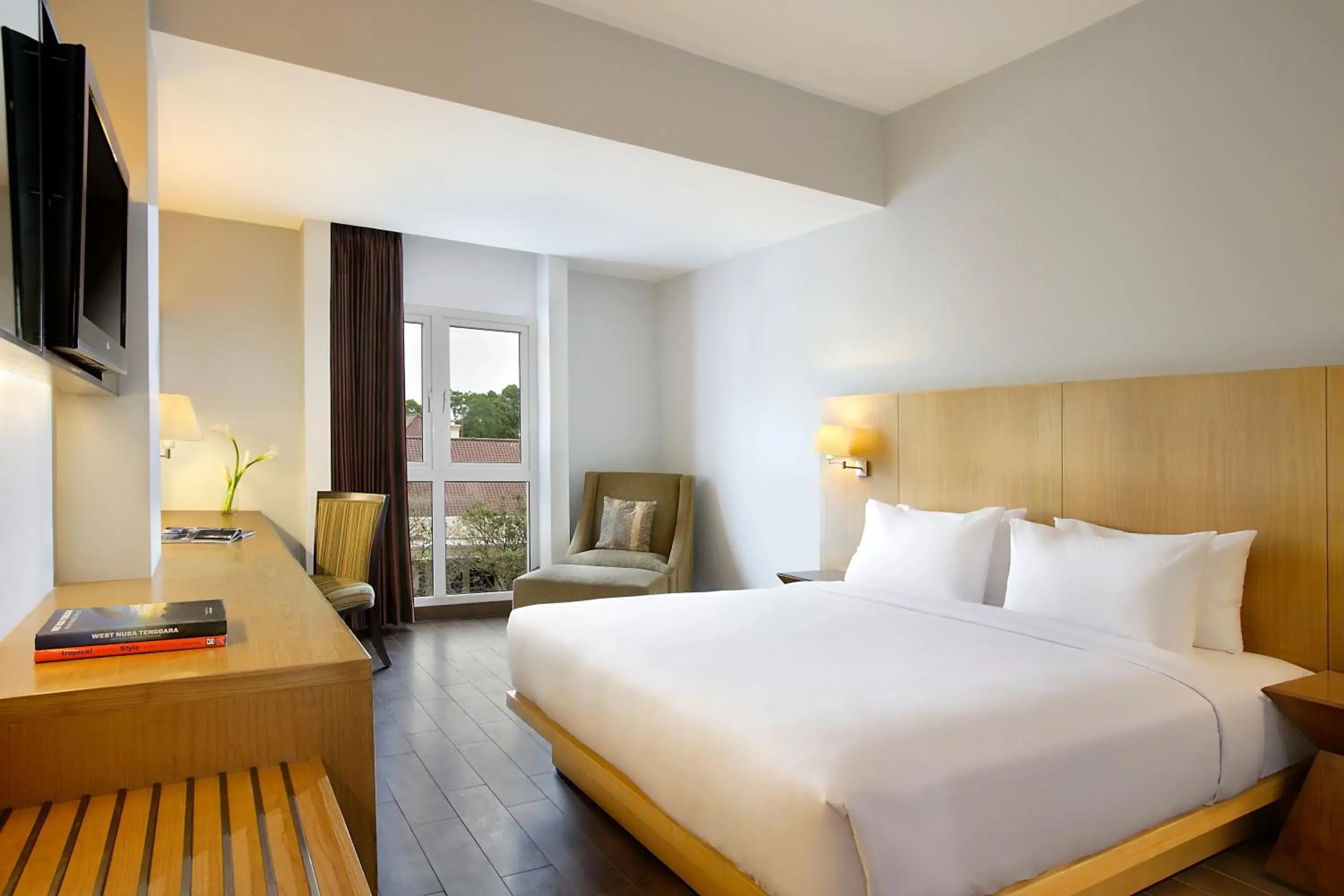 Deluxe King Room in Hotel Santika Mataram Deluxe King Room in Hotel Santika Mataram