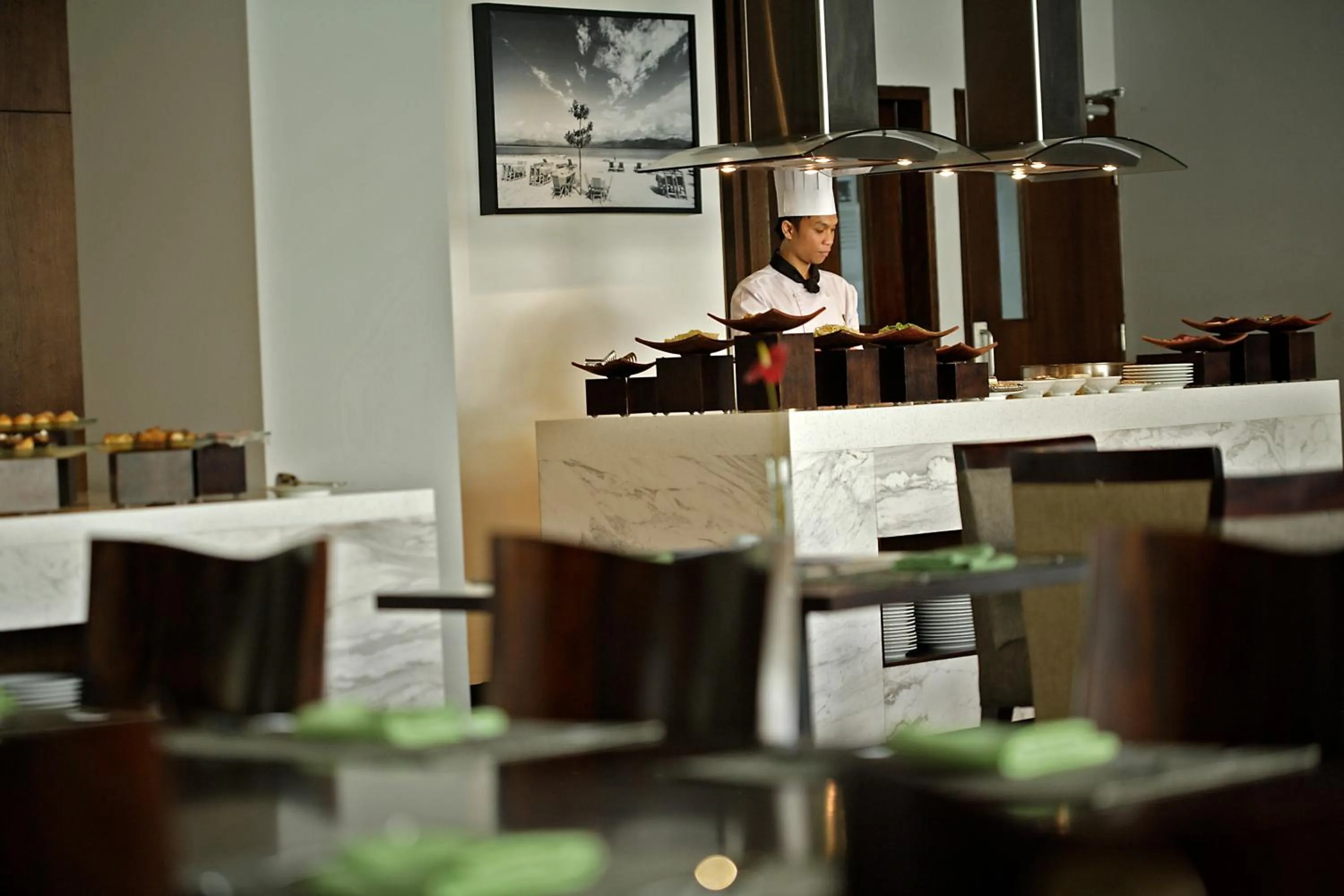 Restaurant/places to eat in Hotel Santika Mataram