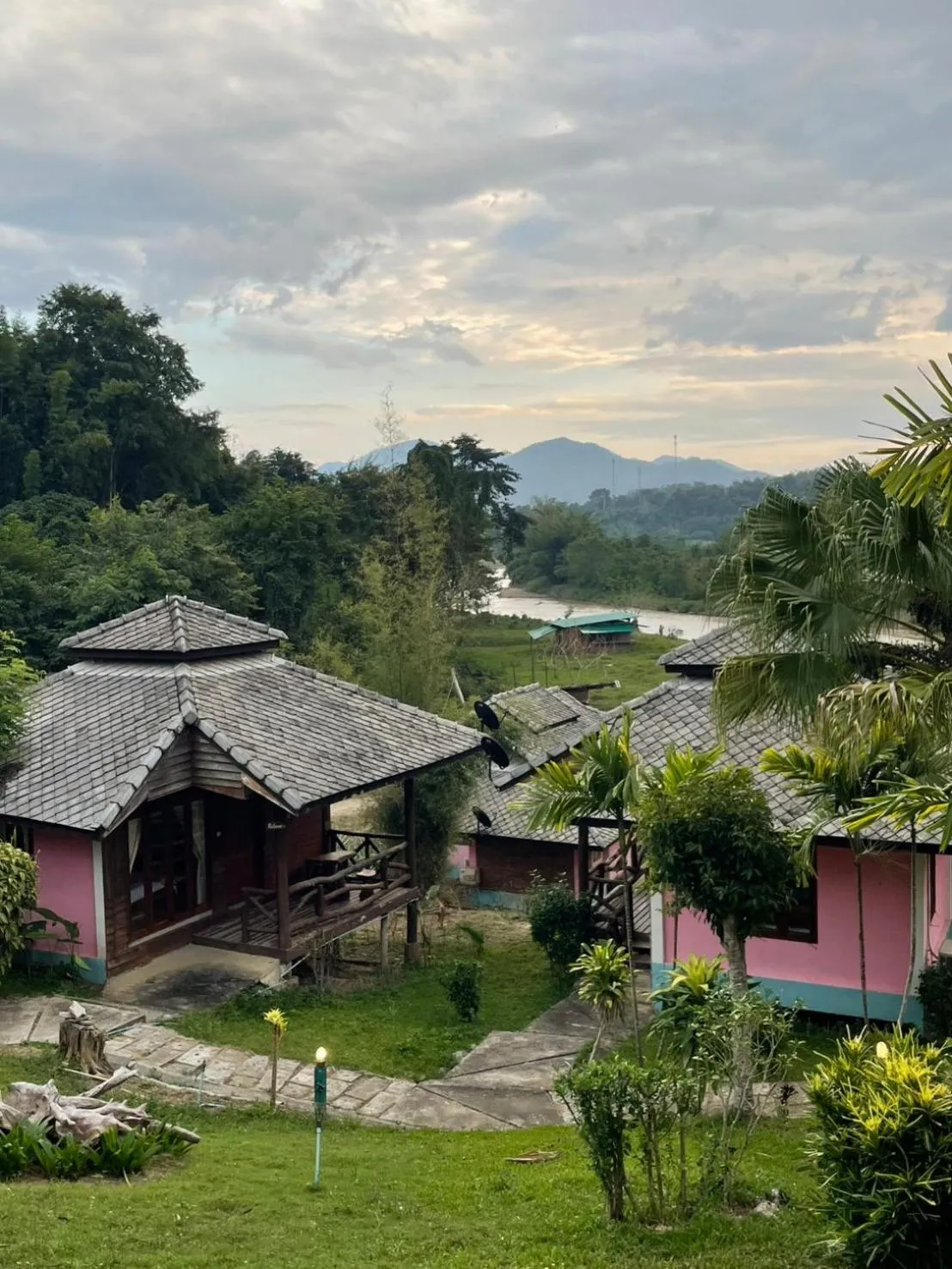 Pai Love & Baan Chonphao Resort