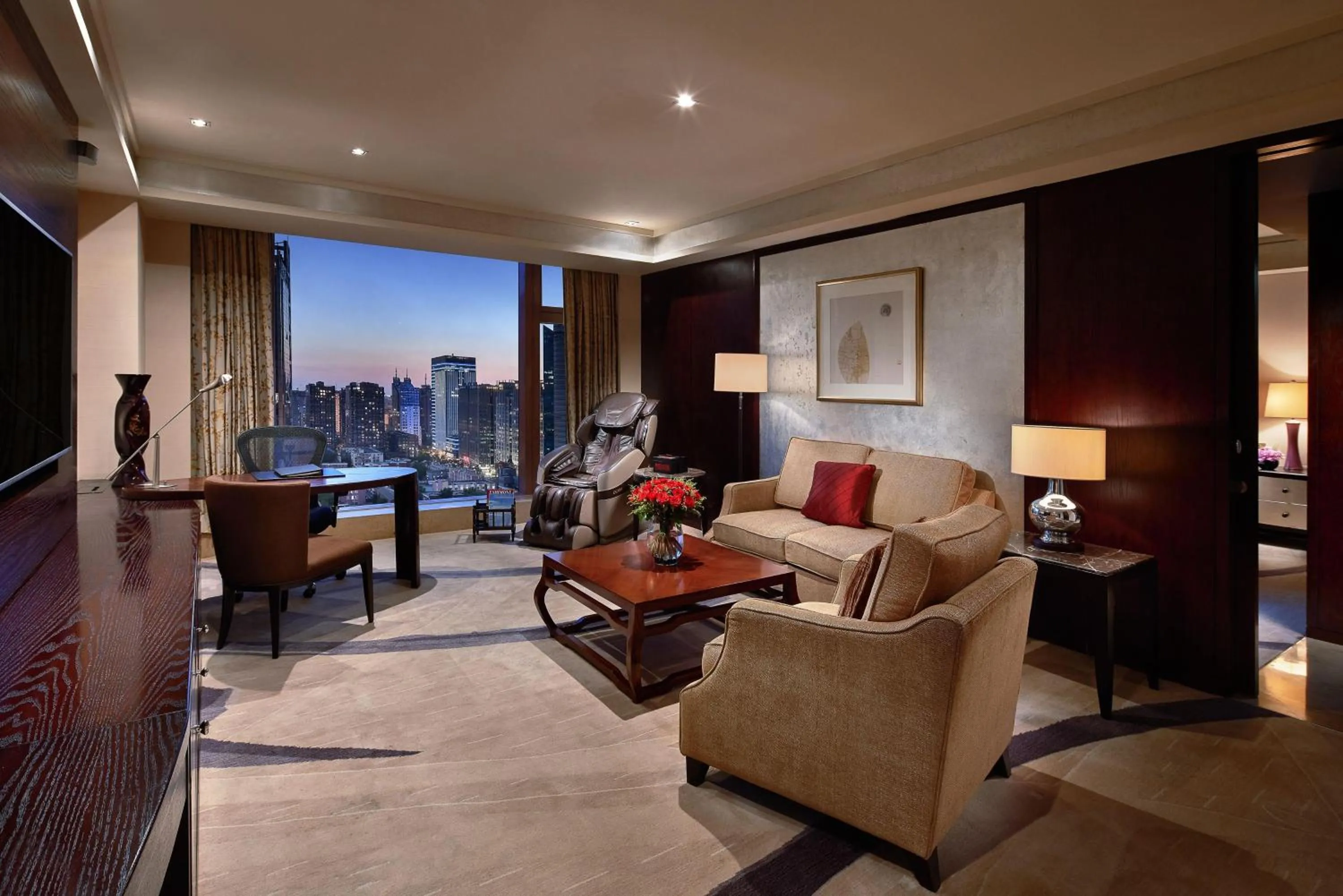 Living room in Fairmont Beijing - 20 minutes to Forbidden City by metro