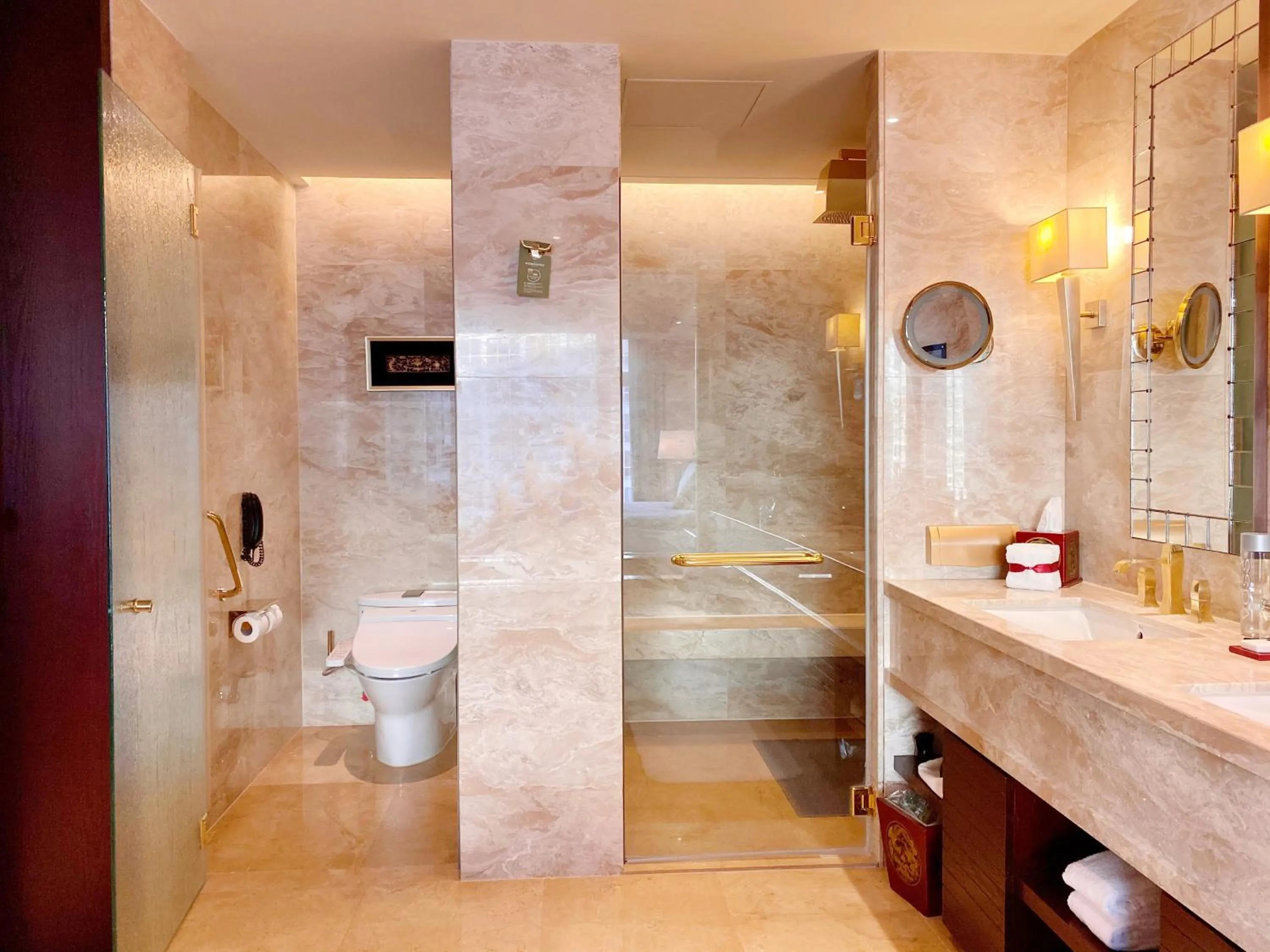 Toilet in Fairmont Beijing - 20 minutes to Forbidden City by metro