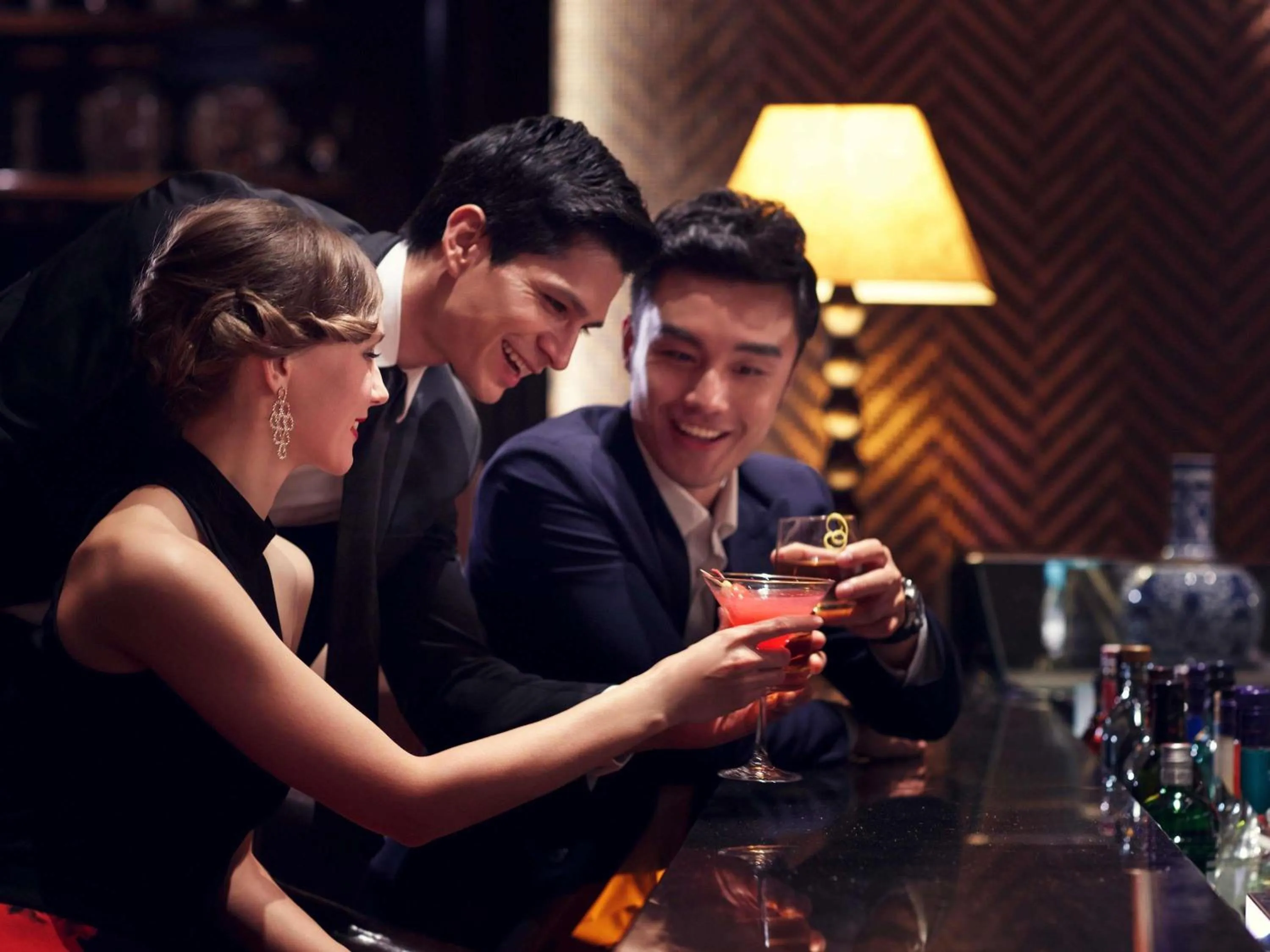 Lounge or bar in Fairmont Beijing - 20 minutes to Forbidden City by metro