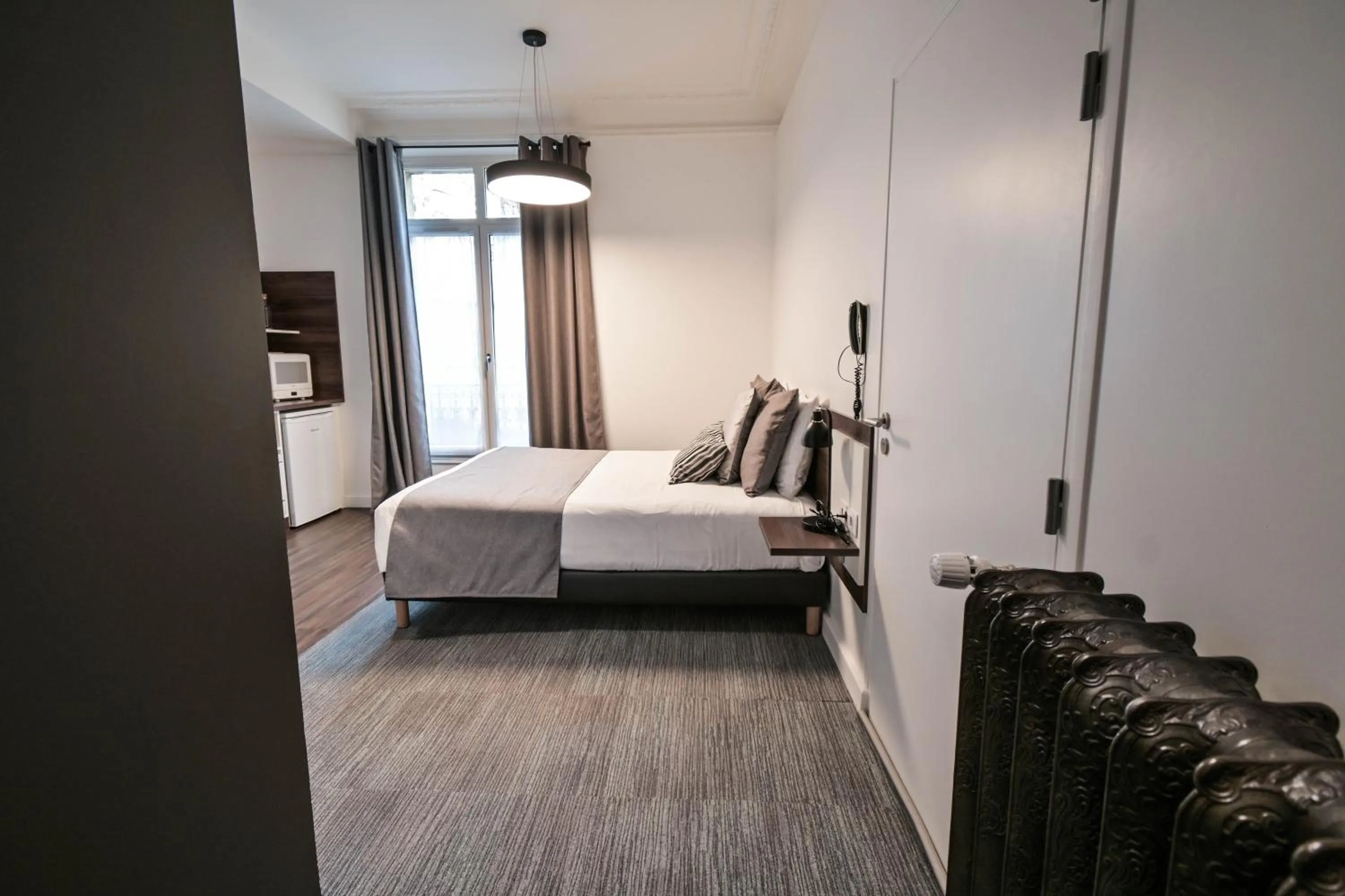 Bedroom, Bed in Les cles du 27 Paris