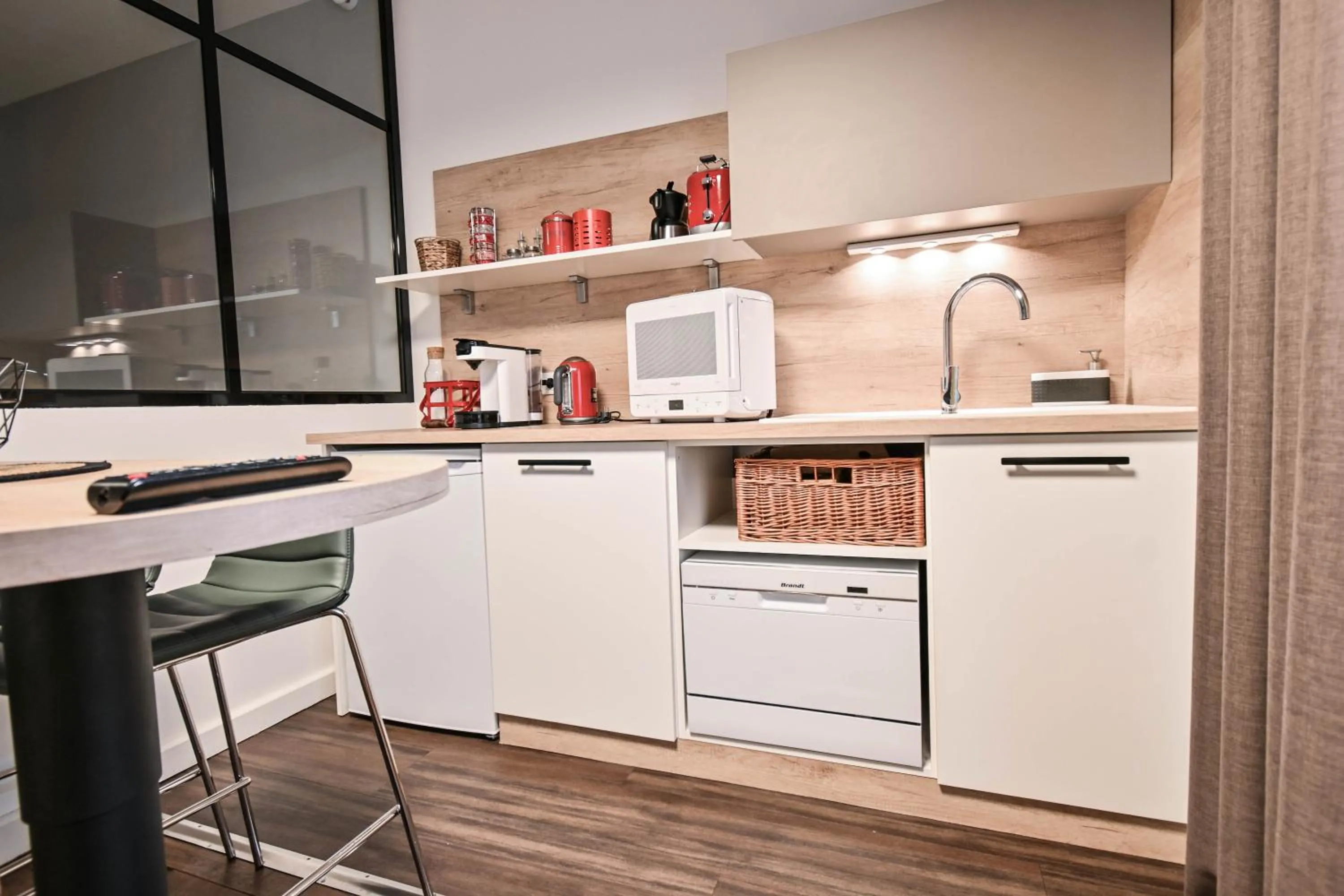 Coffee/tea facilities in Les cles du 27 Paris