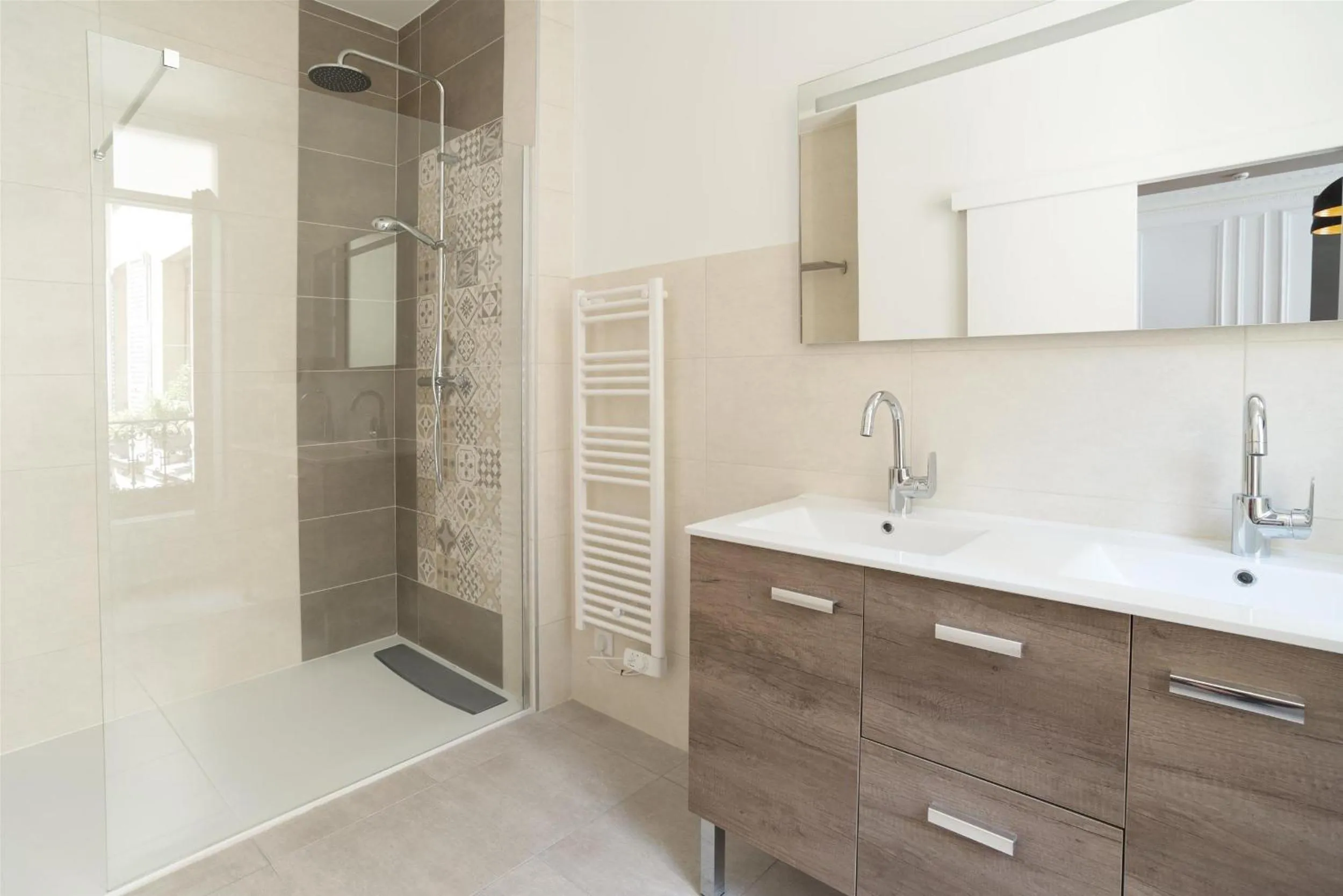 Shower in Les cles du 27 Paris