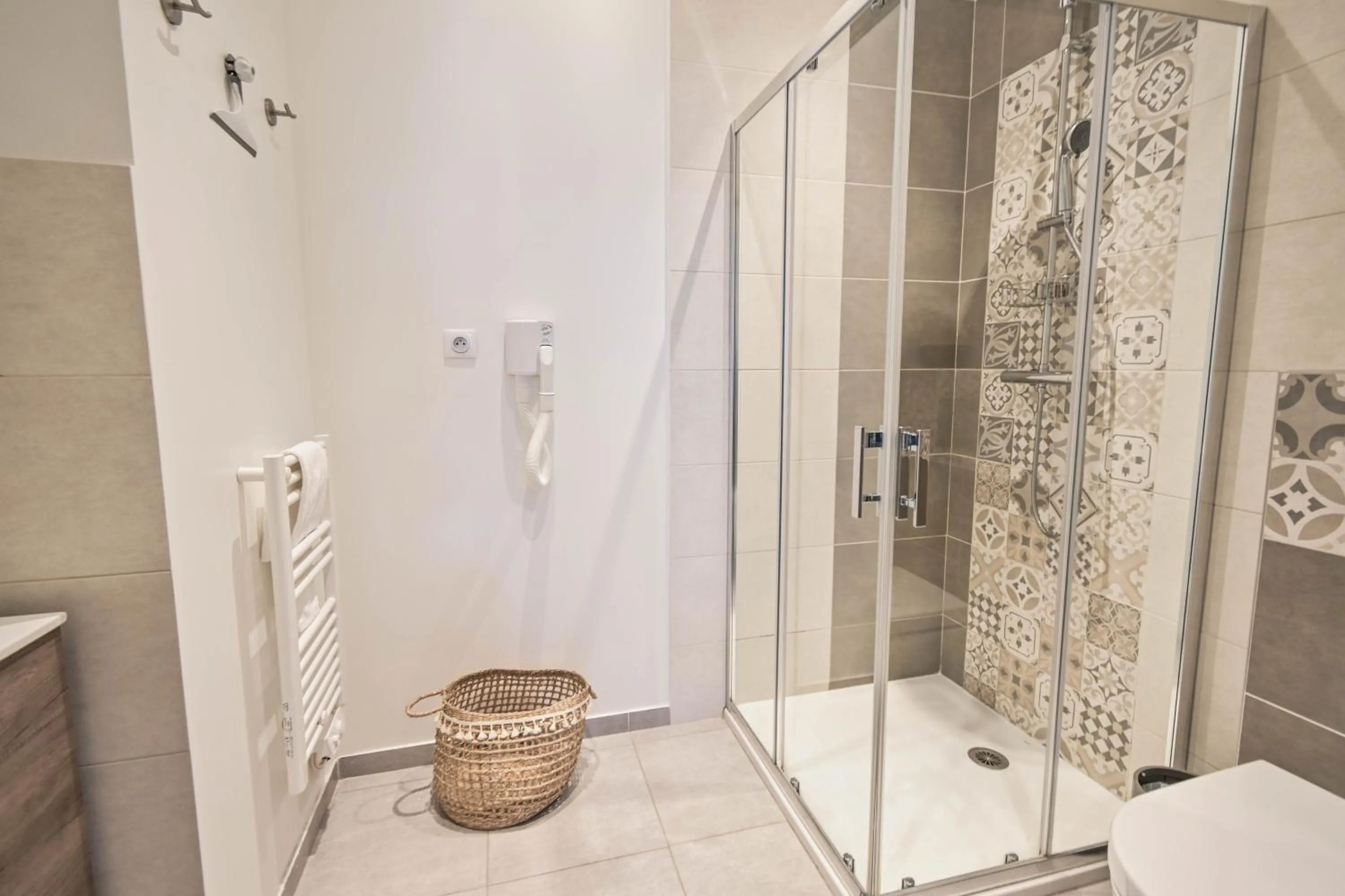 Shower in Les cles du 27 Paris