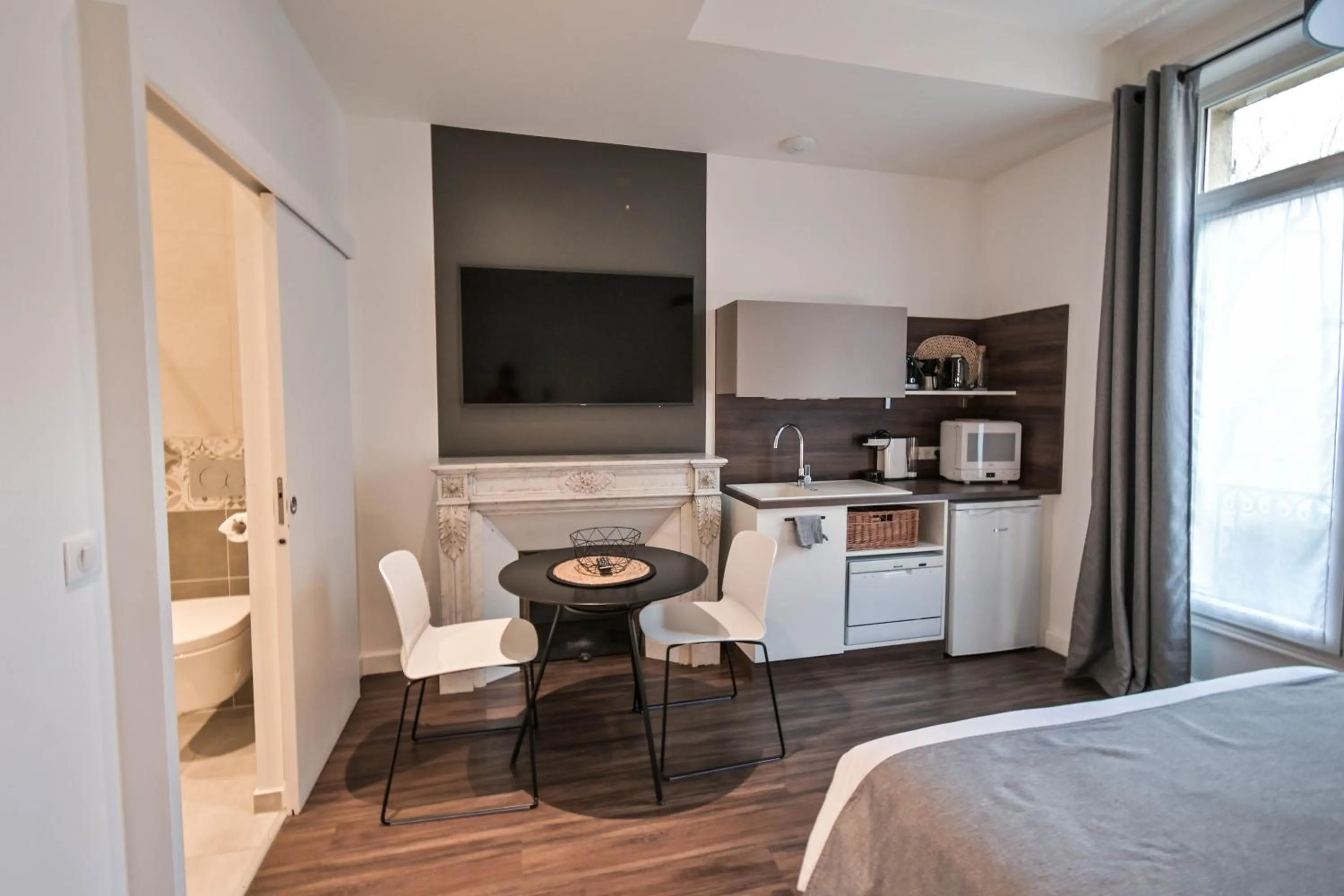 TV and multimedia, Bed in Les cles du 27 Paris